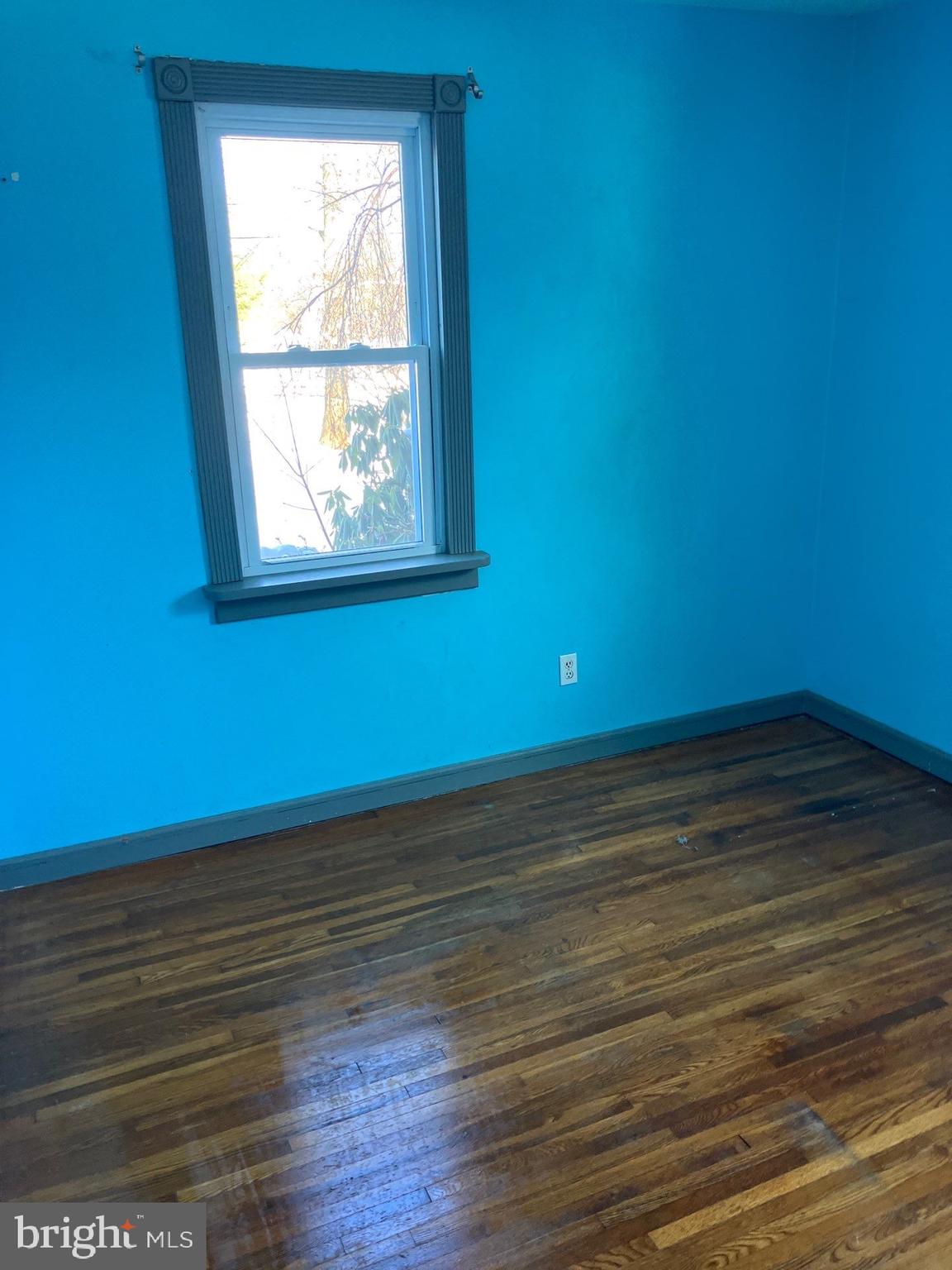 HILLTOWN - Residential