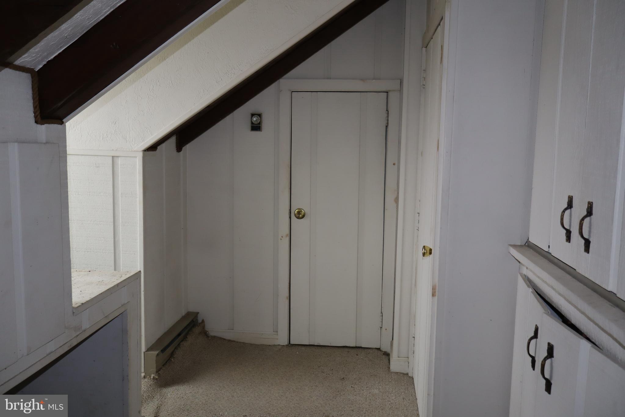 HILLTOWN - Residential