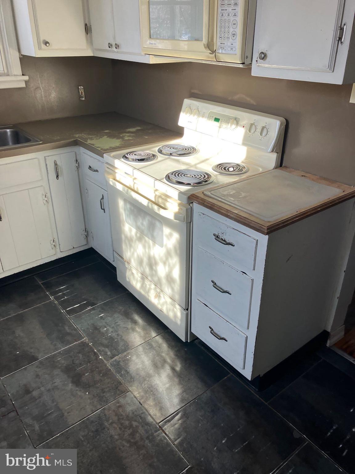 HILLTOWN - Residential