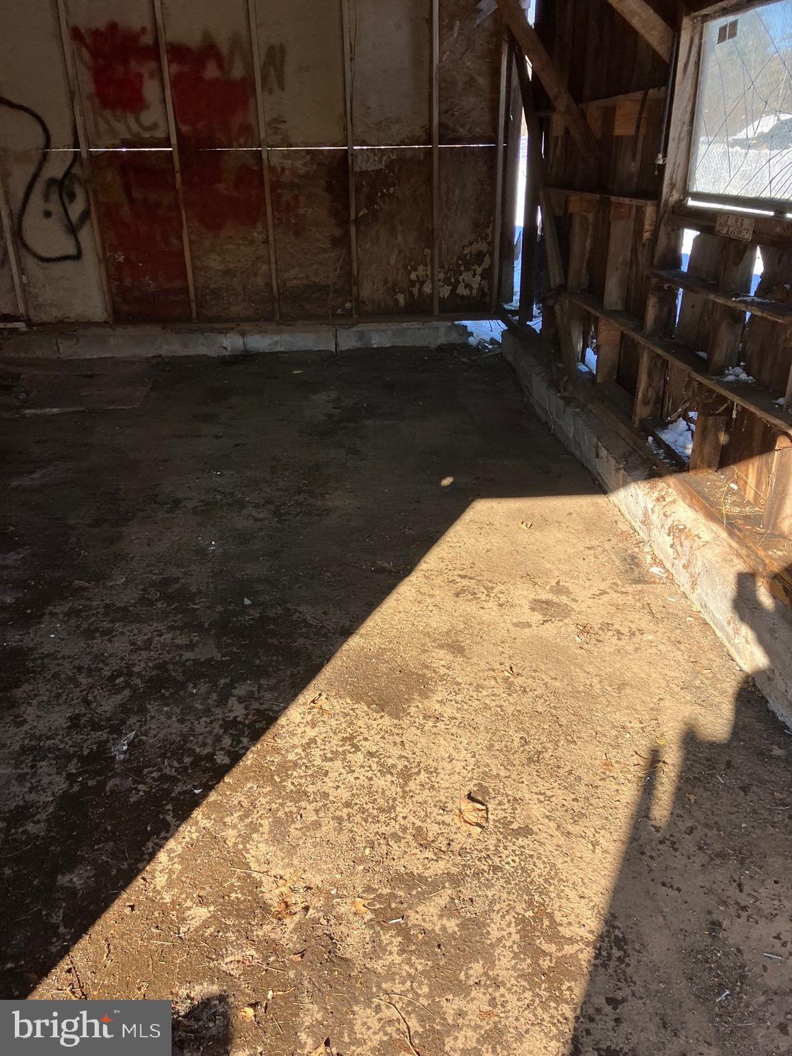 HILLTOWN - Residential