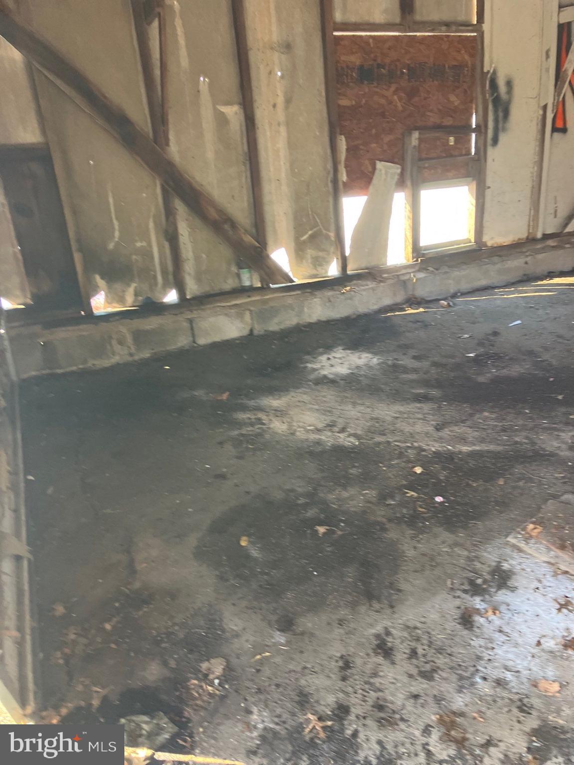 HILLTOWN - Residential