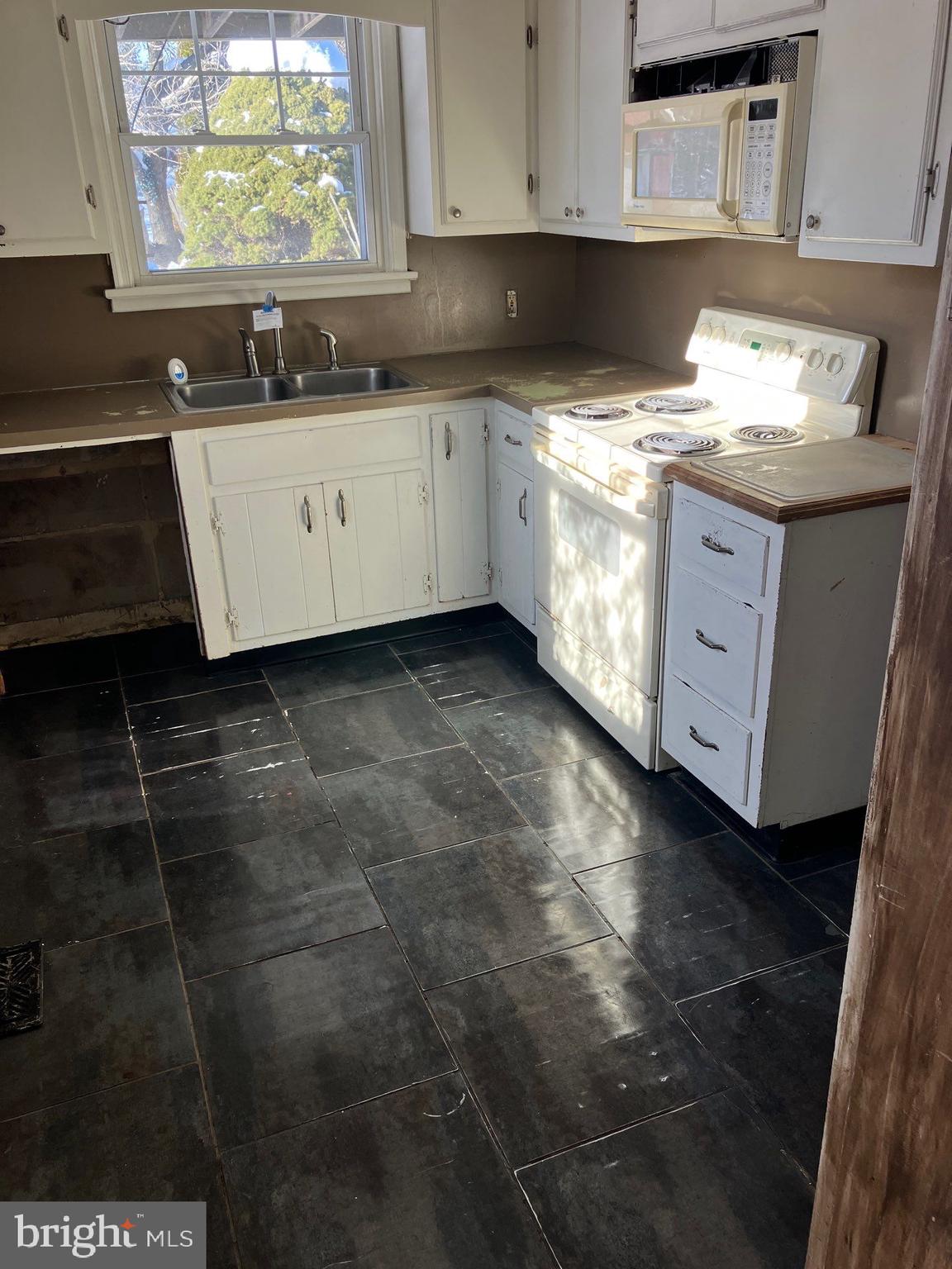 HILLTOWN - Residential