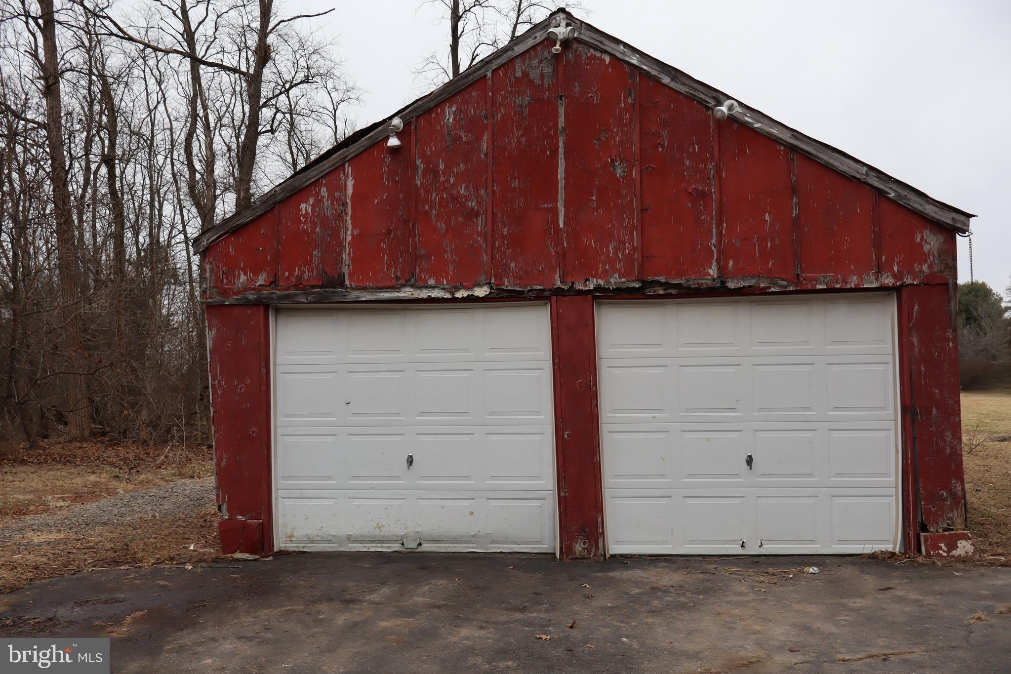 HILLTOWN - Residential