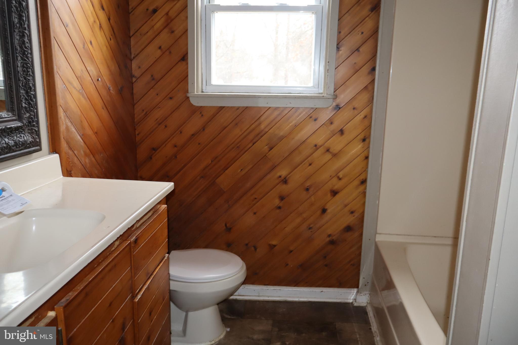 HILLTOWN - Residential