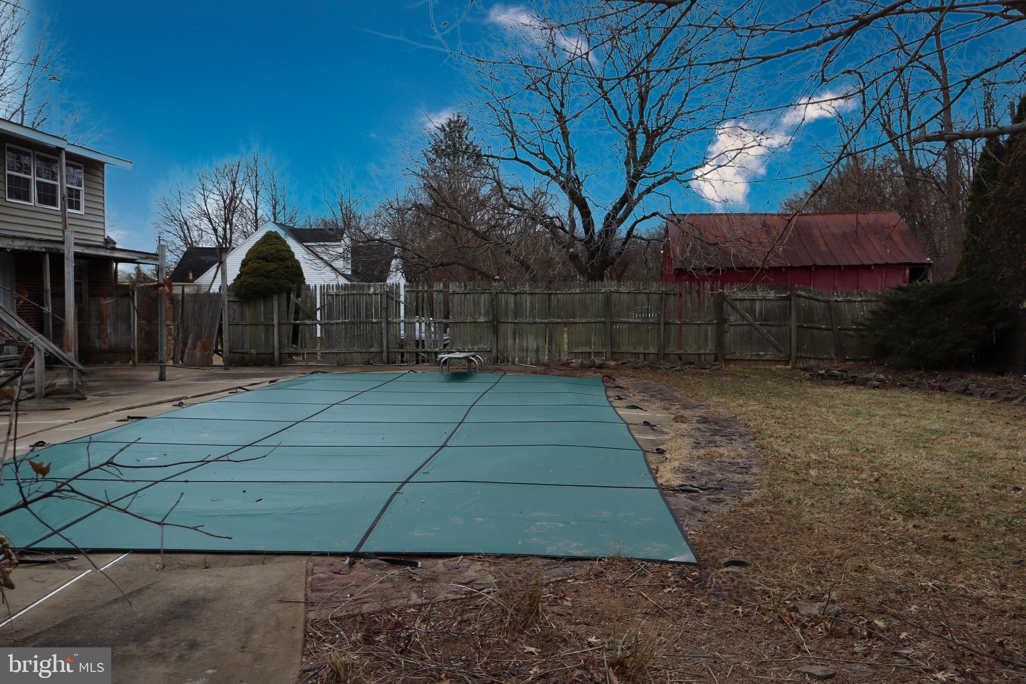 HILLTOWN - Residential