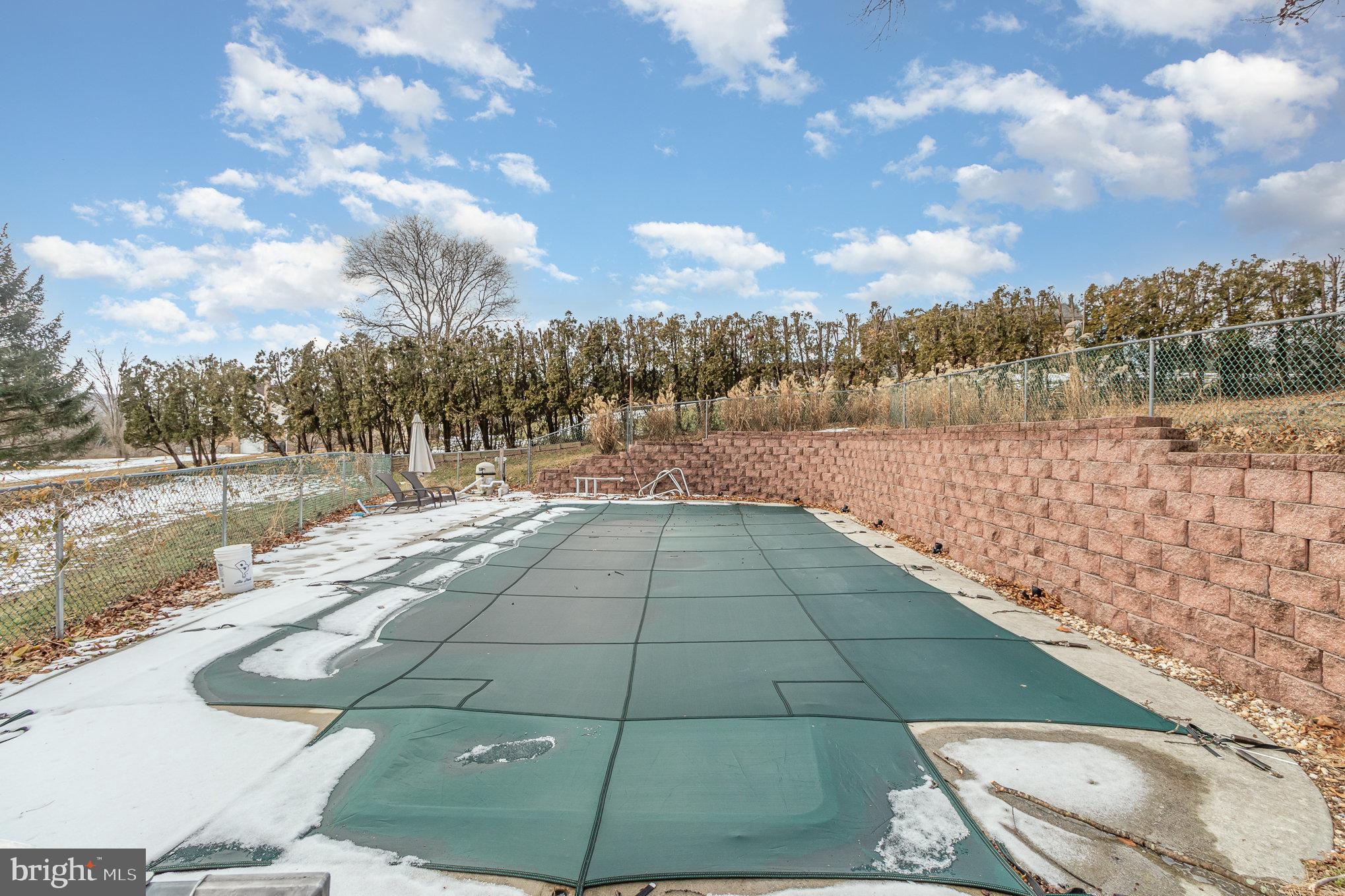 HOLLY HILLS - Residential