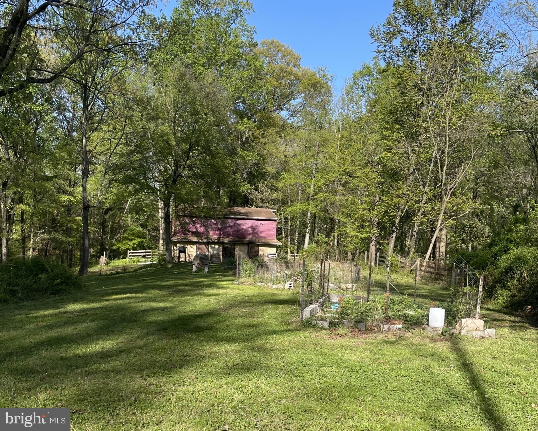 HOLLY HILLS - Residential