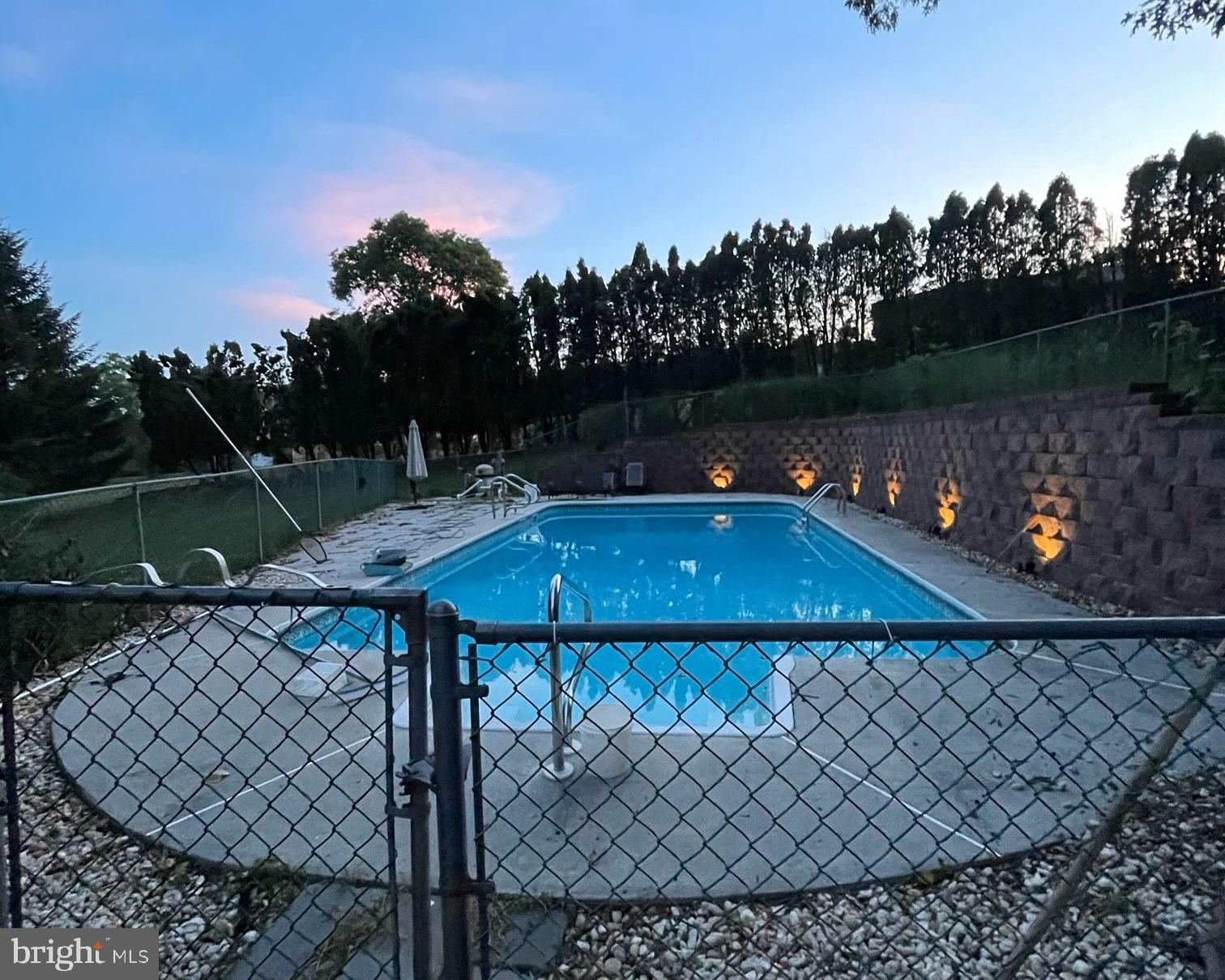 HOLLY HILLS - Residential