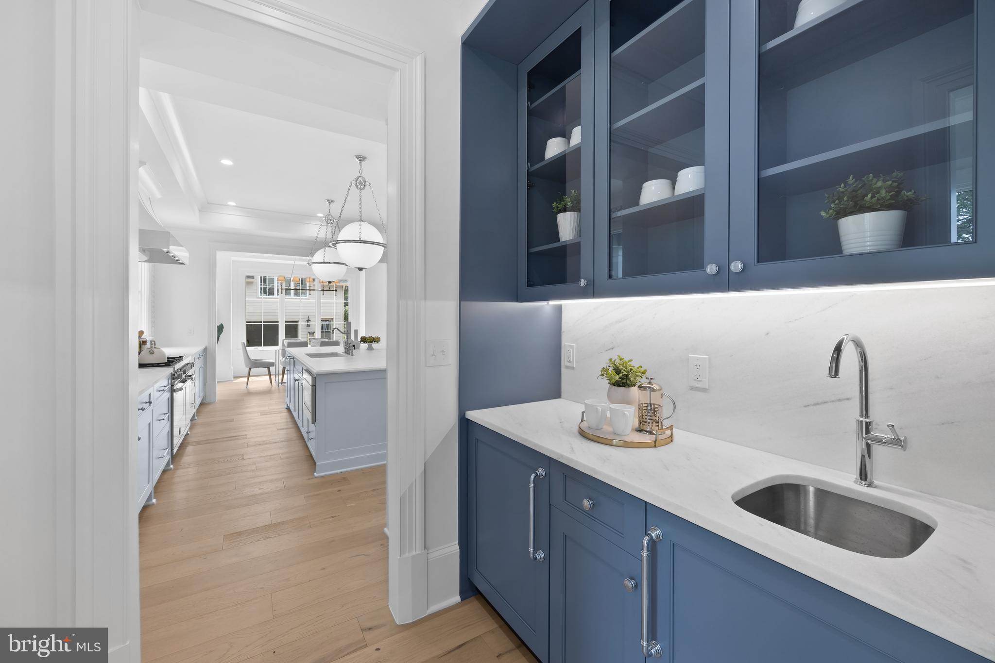 BEVERLY HILLS - Residential