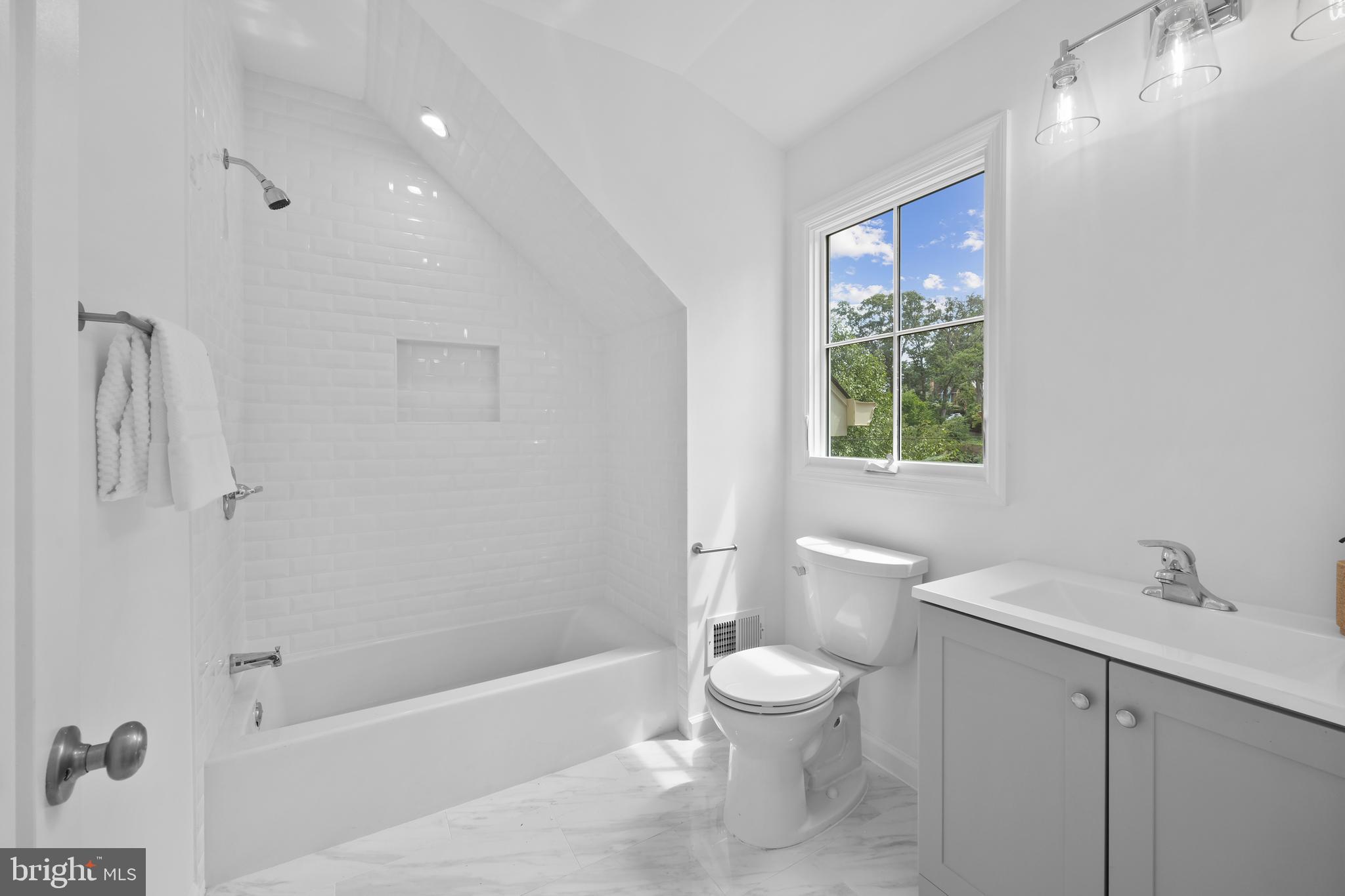 BEVERLY HILLS - Residential