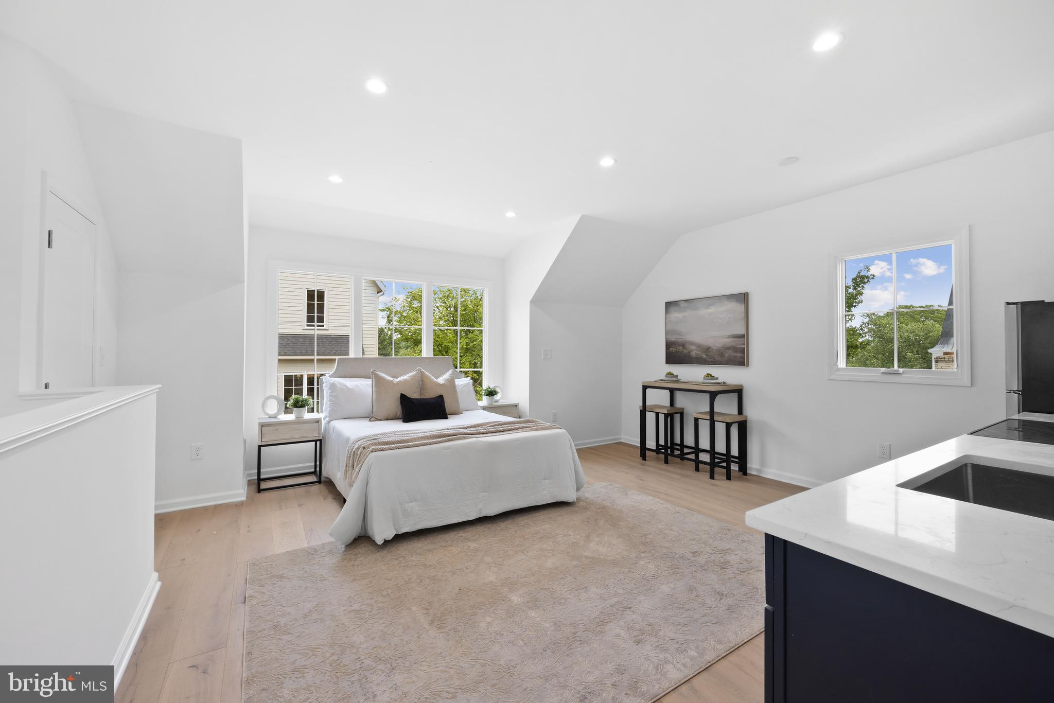 BEVERLY HILLS - Residential