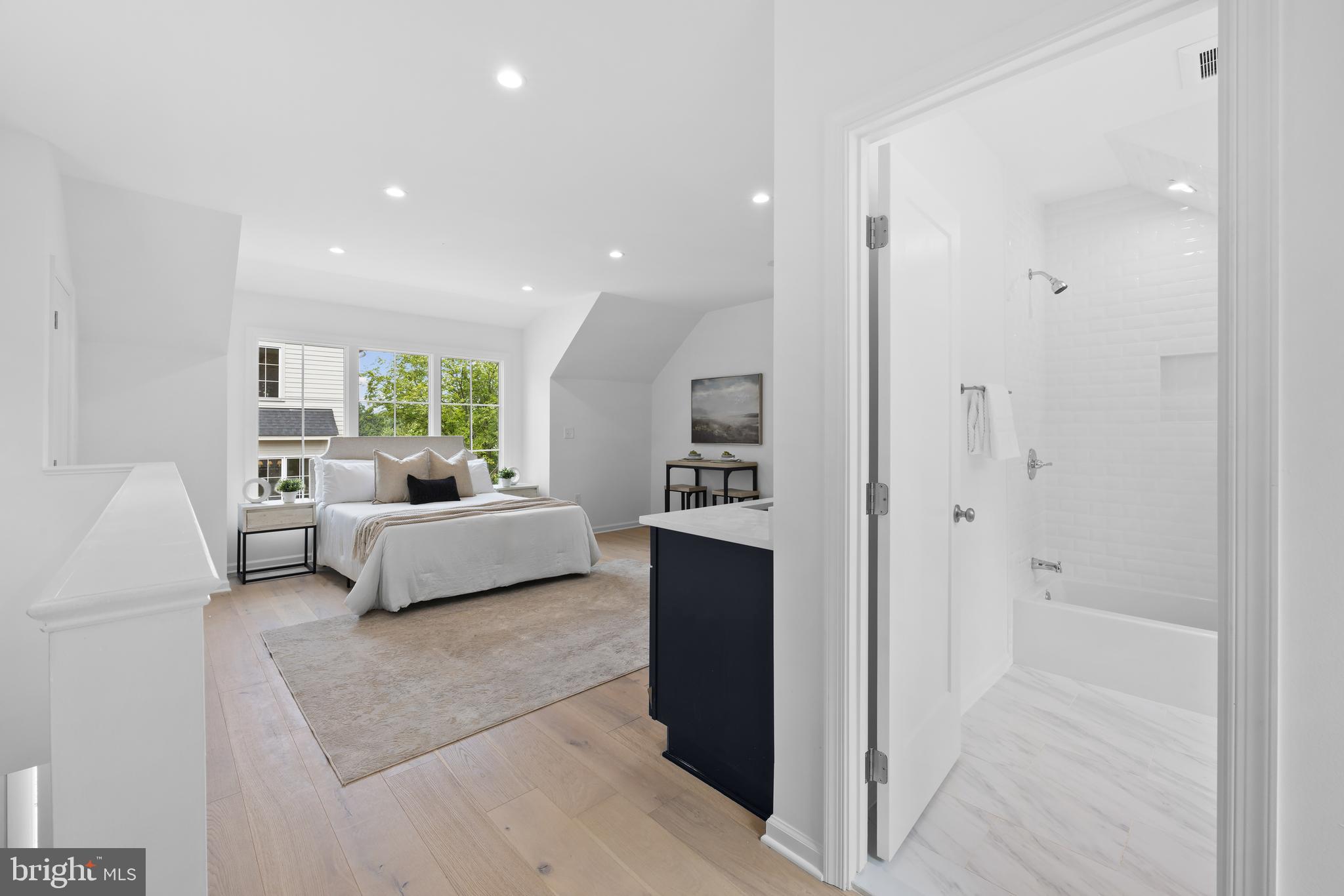 BEVERLY HILLS - Residential