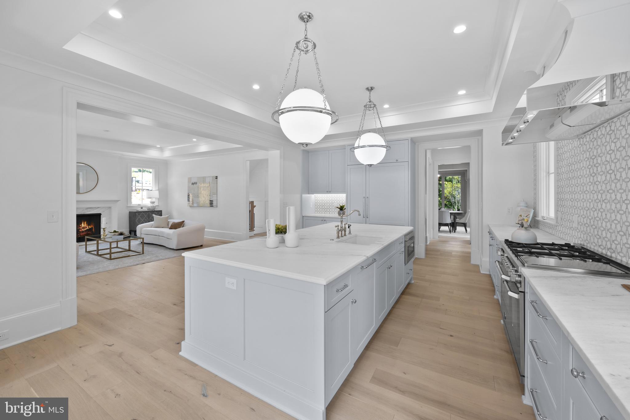 BEVERLY HILLS - Residential