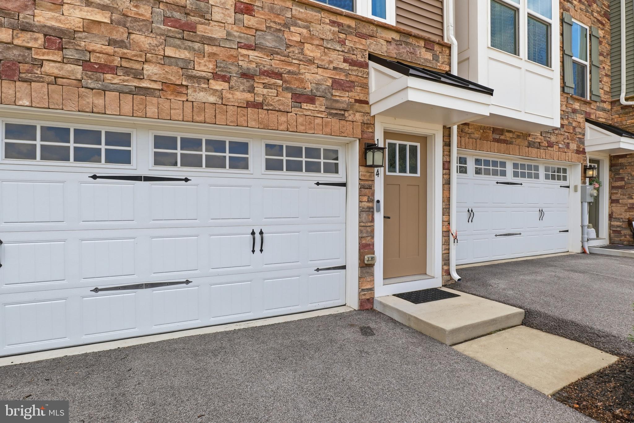 1054 ROSECROFT LANE 24