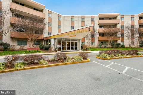 7505 Democracy Boulevard Unit A-428, Bethesda, MD MLS: MDMC2213342