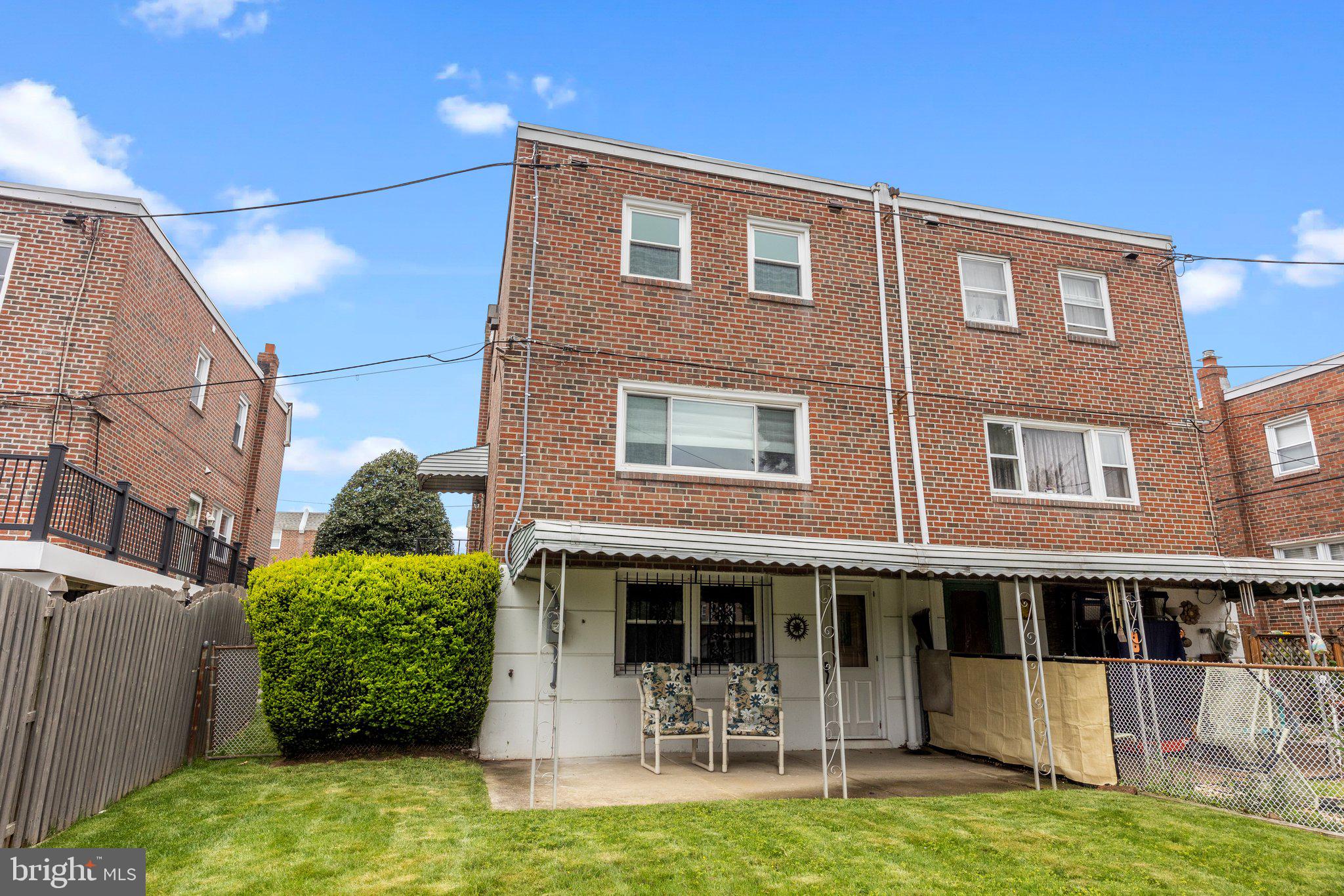 ROXBOROUGH - Residential