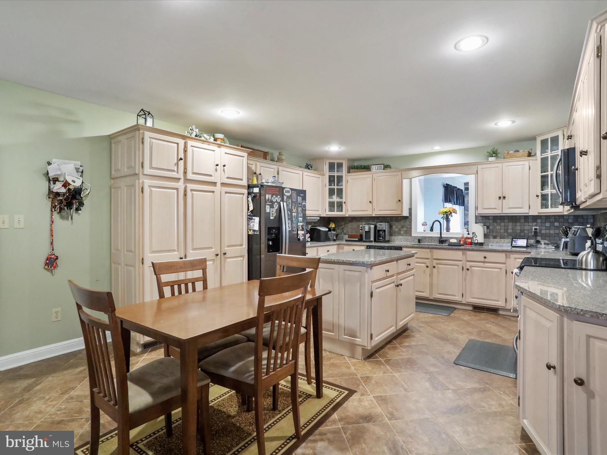 SHADOW CREEK MEADOWS - Residential