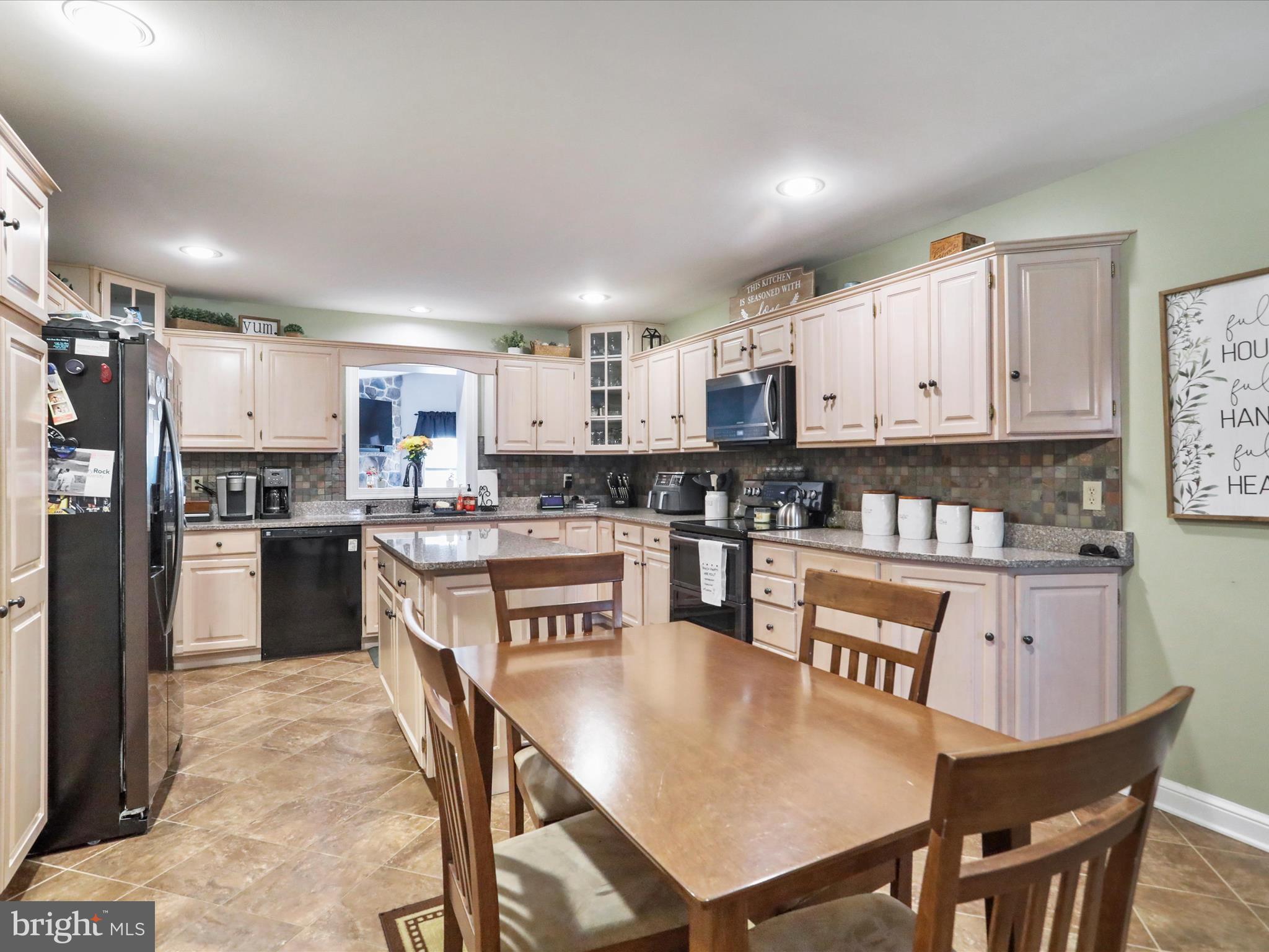 SHADOW CREEK MEADOWS - Residential