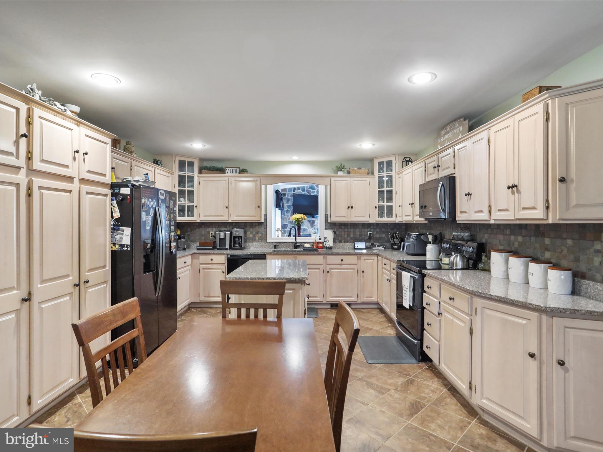 SHADOW CREEK MEADOWS - Residential