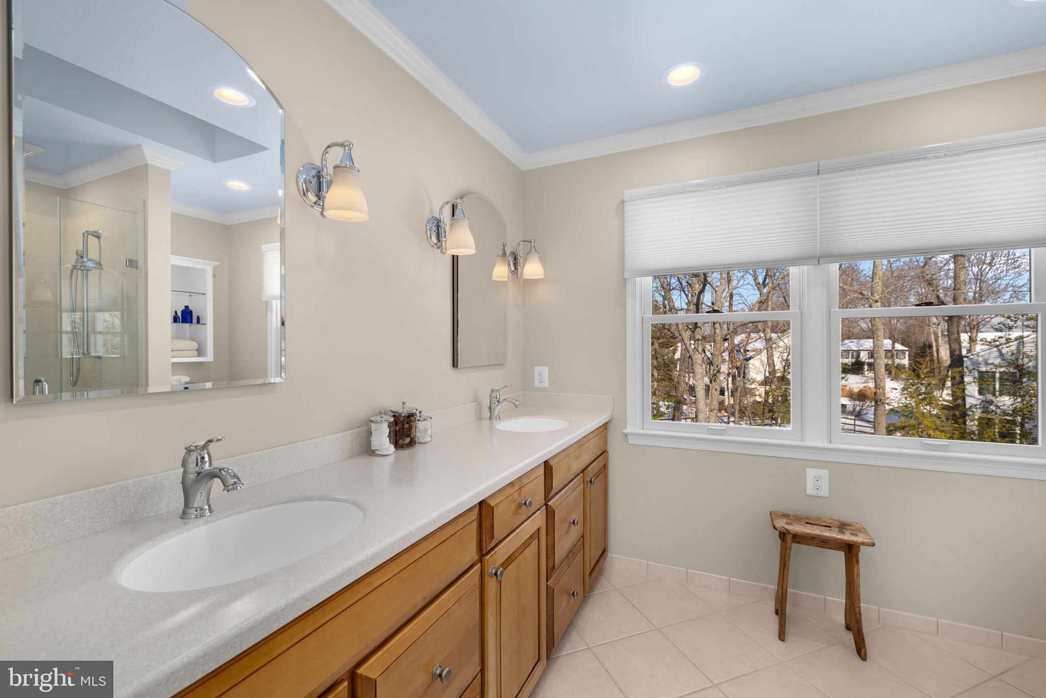 SOUTH RUN OAKS - Residential