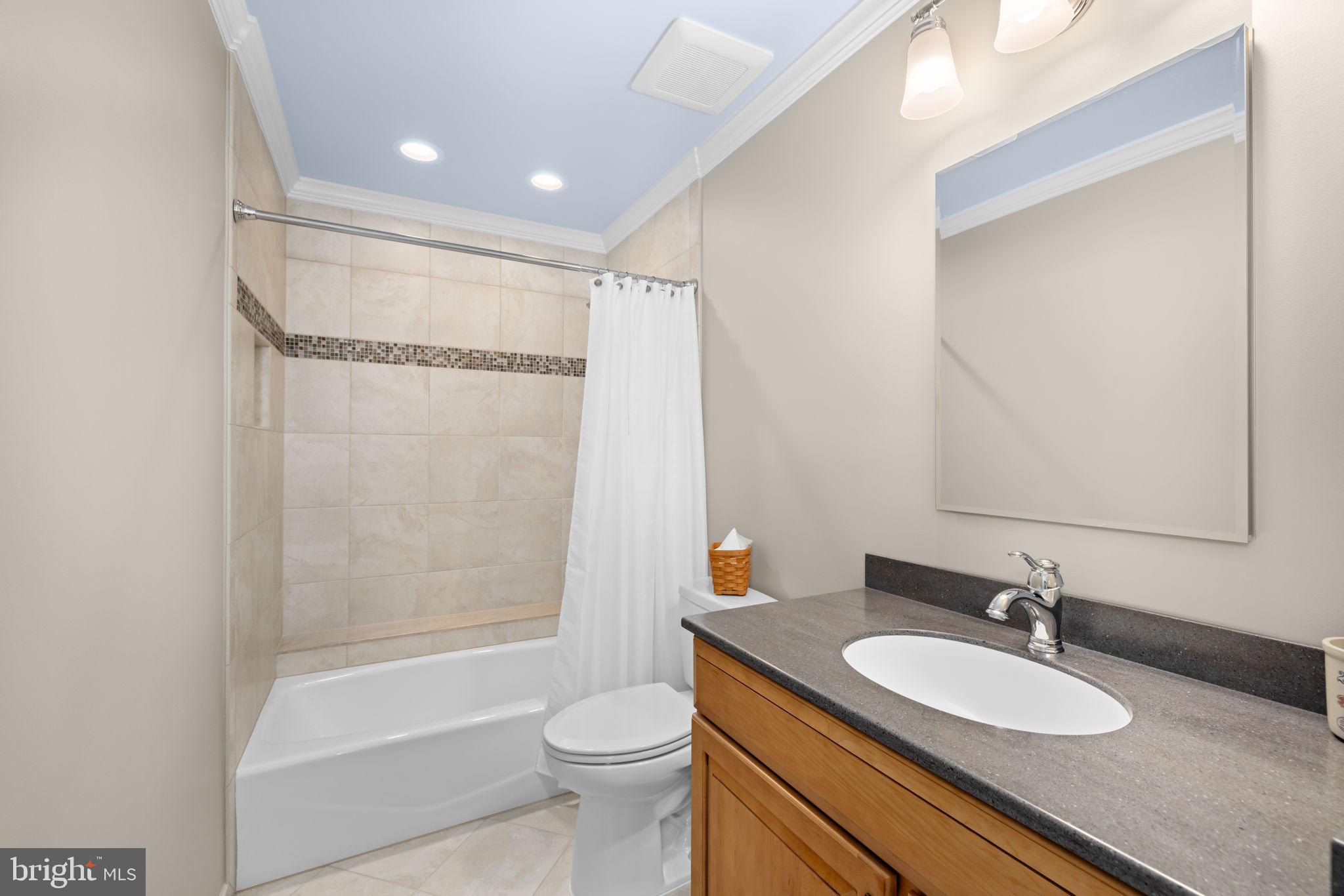 SOUTH RUN OAKS - Residential