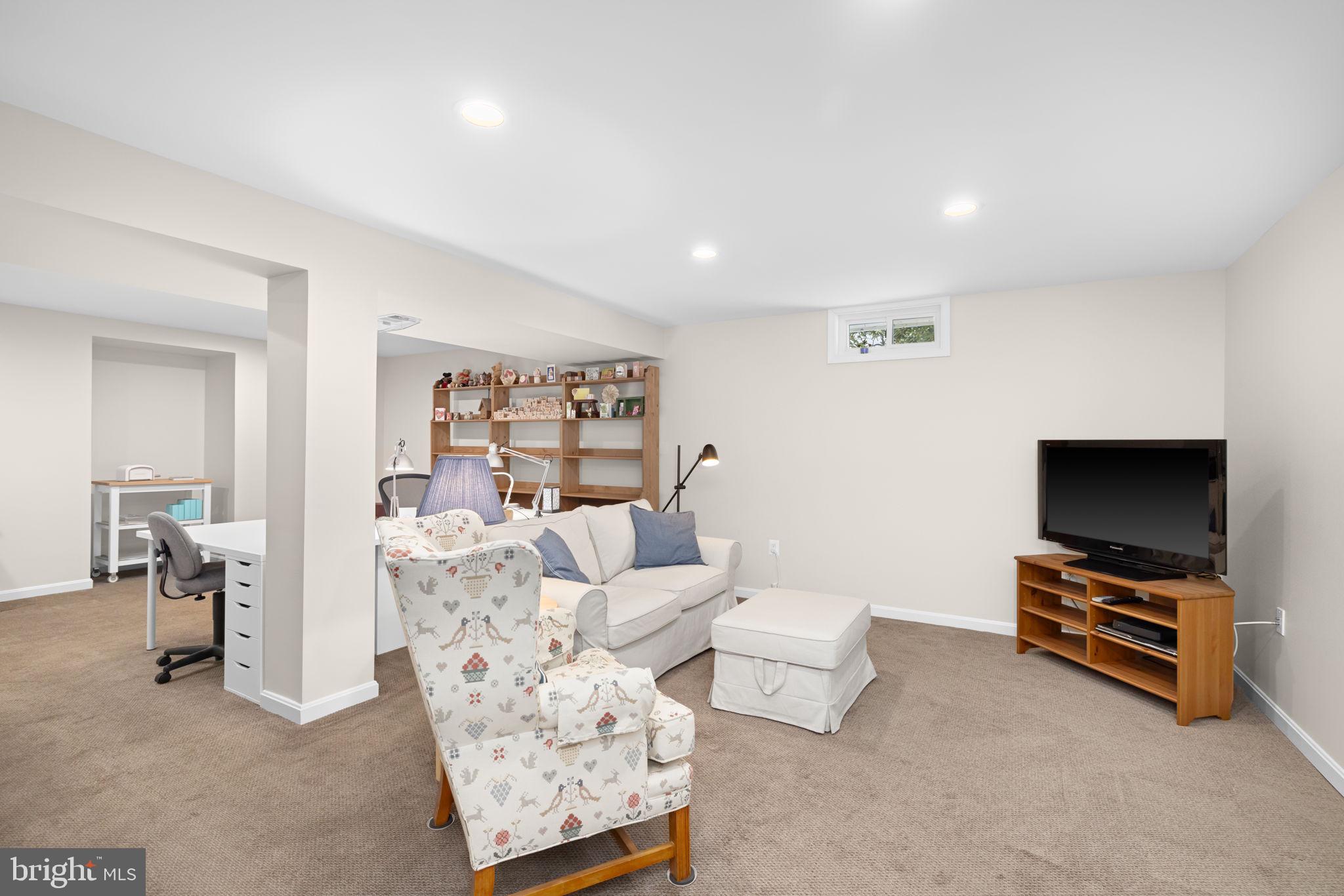 SOUTH RUN OAKS - Residential