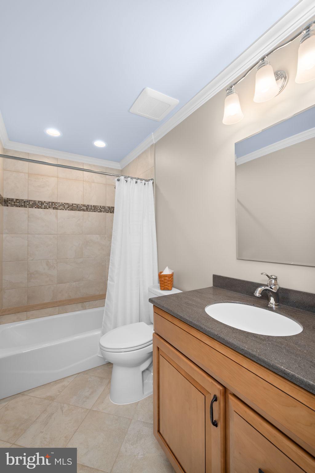 SOUTH RUN OAKS - Residential