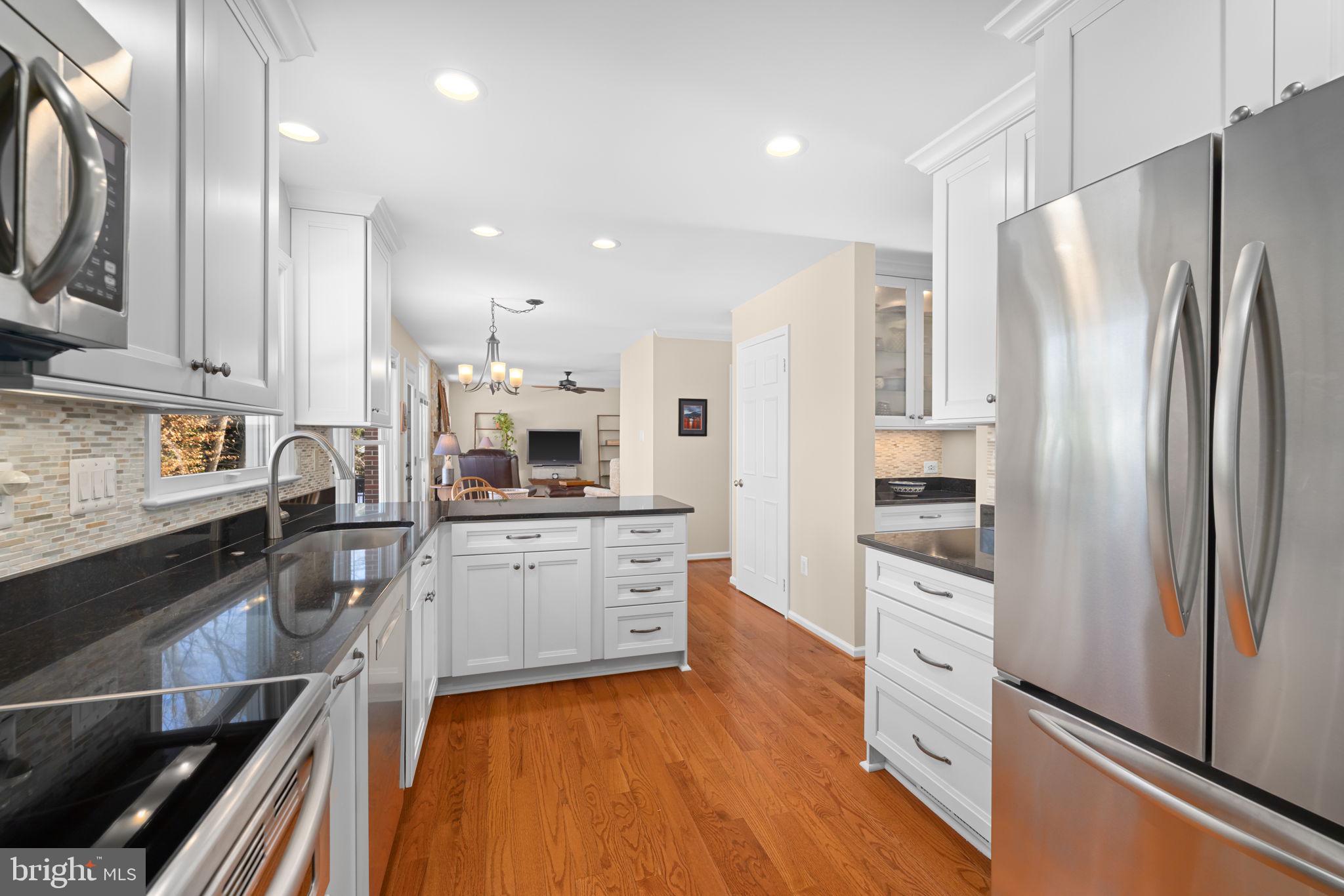 SOUTH RUN OAKS - Residential