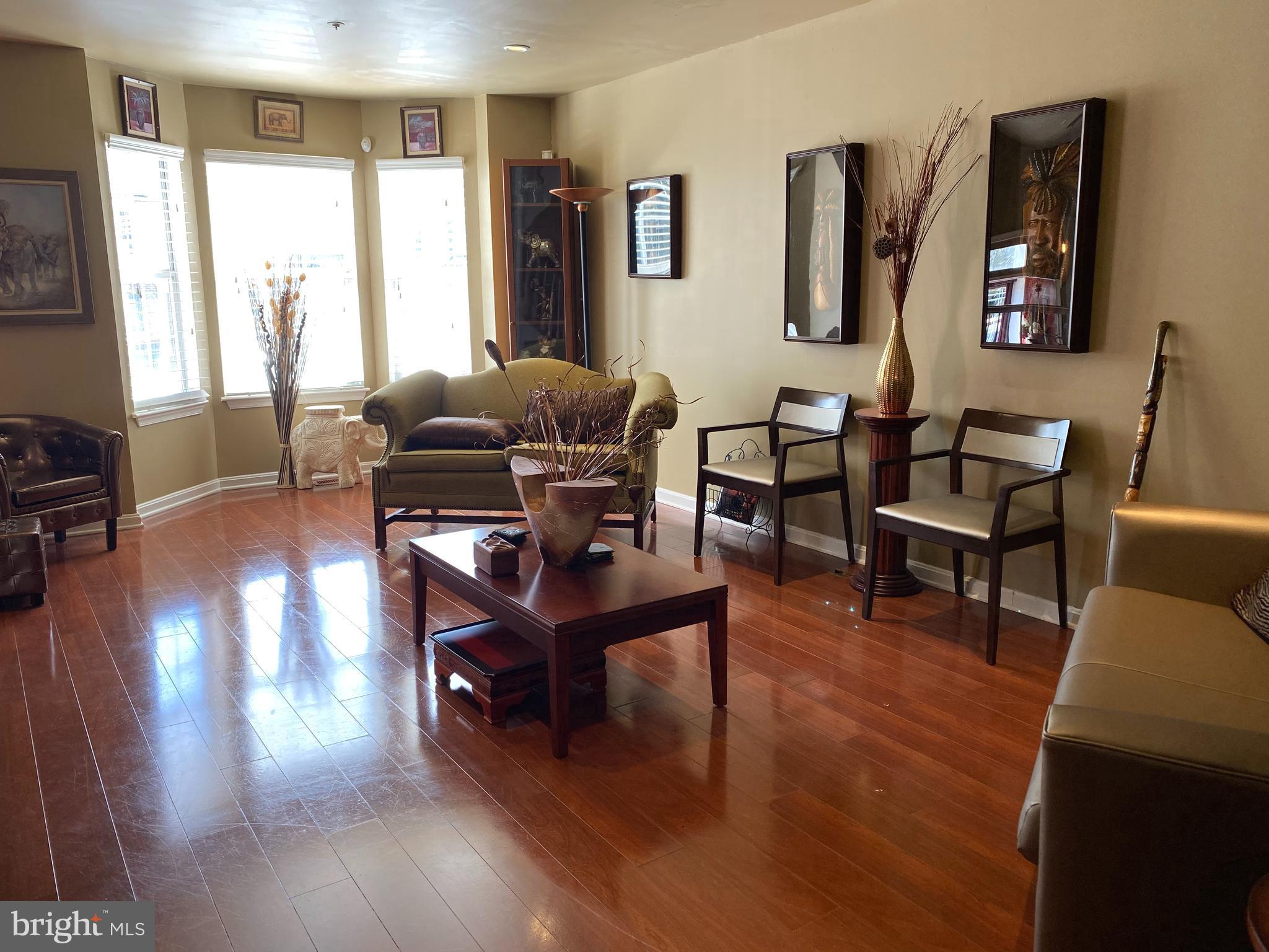 KINGS POINT - Residential