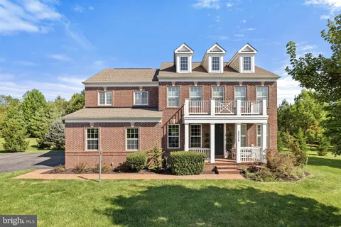 15779 Berkhamstead Place, Leesburg, VA MLS: VALO2110084