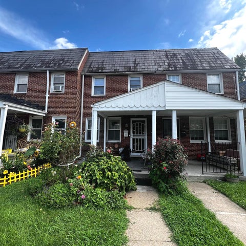 Townhouse For Sale - 4717 Frederick Avenue<br/> BALTIMORE, MD 21229