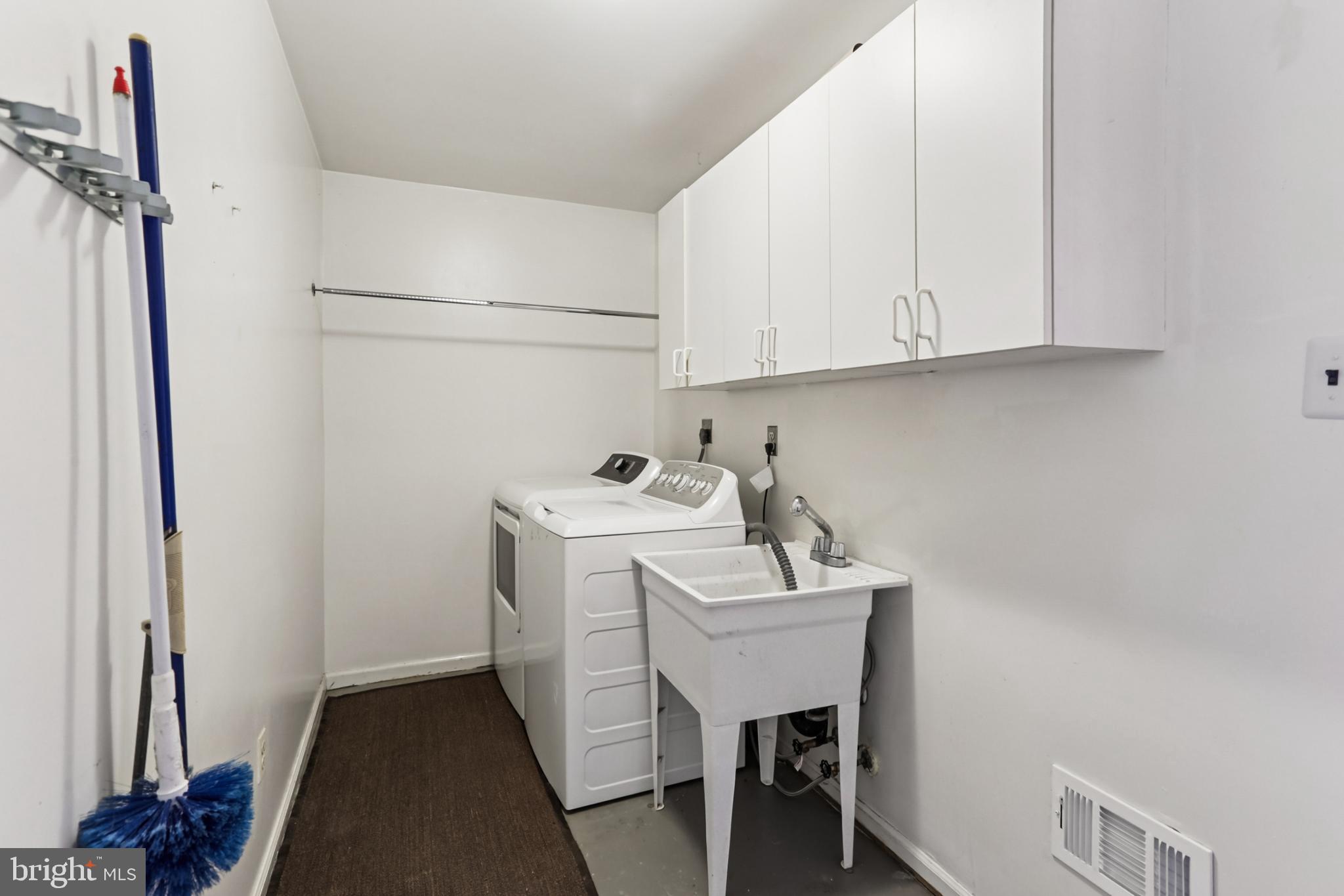 EAST GATE OF POTOMAC - Residential