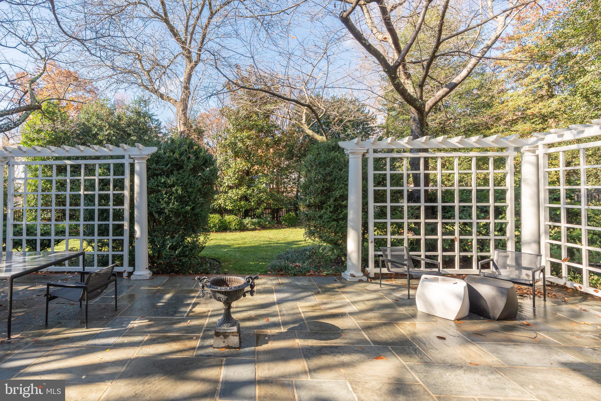 CHELSEA - Residential