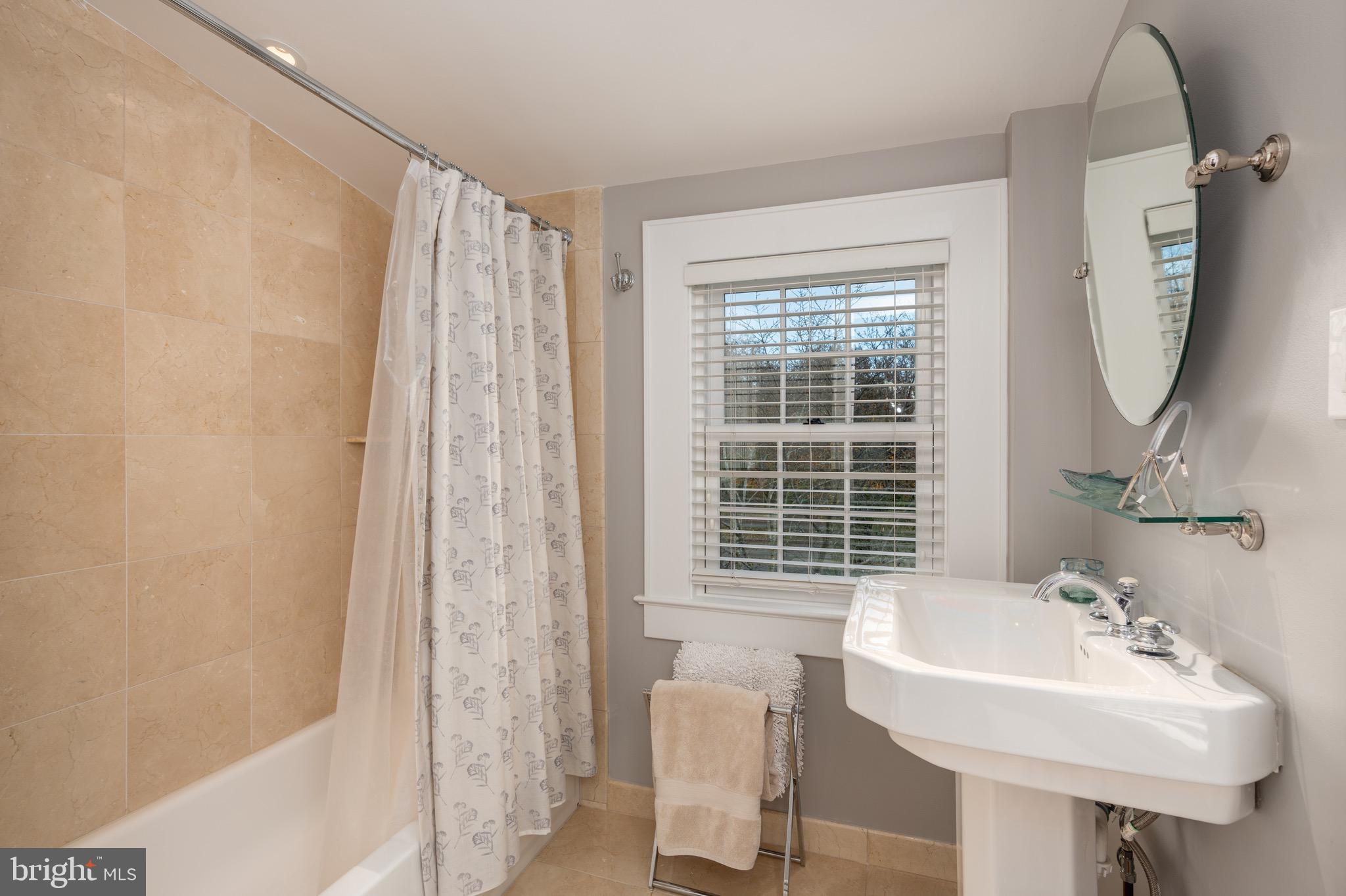 CHELSEA - Residential