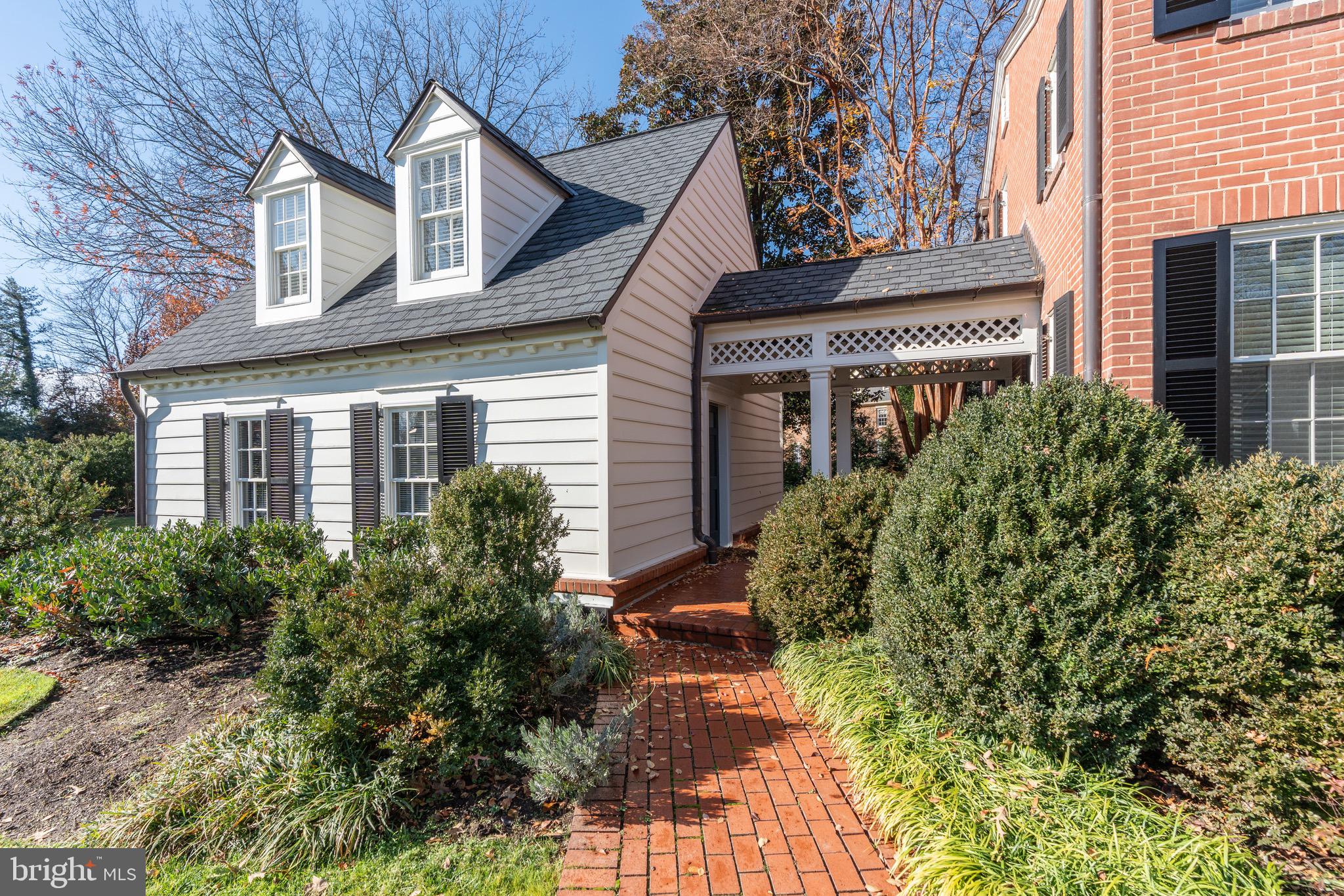 CHELSEA - Residential