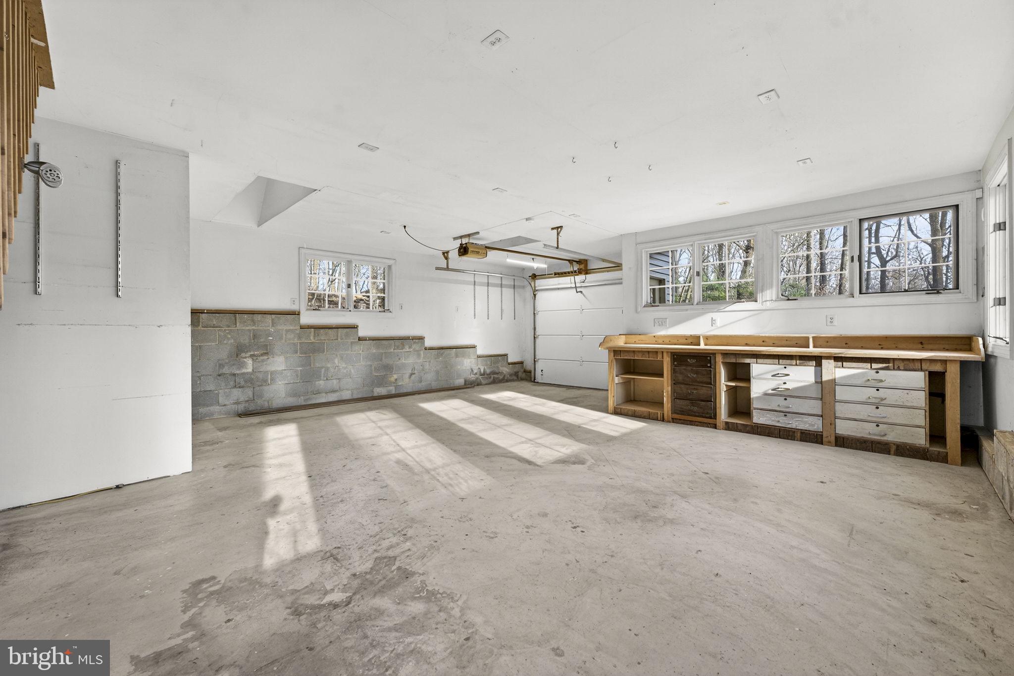 HUNTON WOOD - Residential