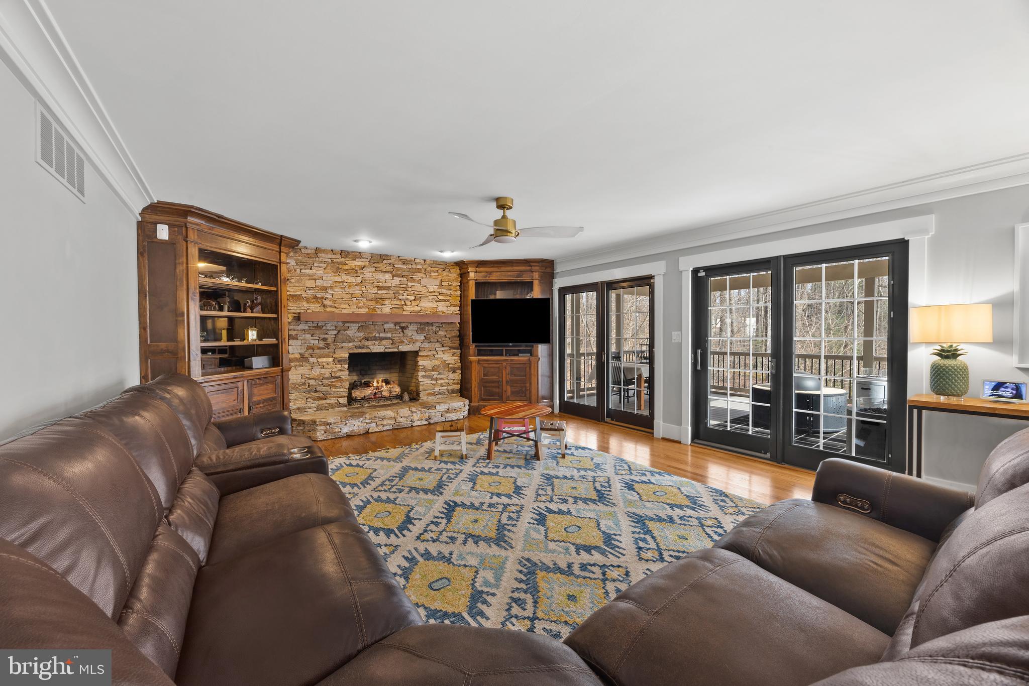 CROWNSVILLE - Residential