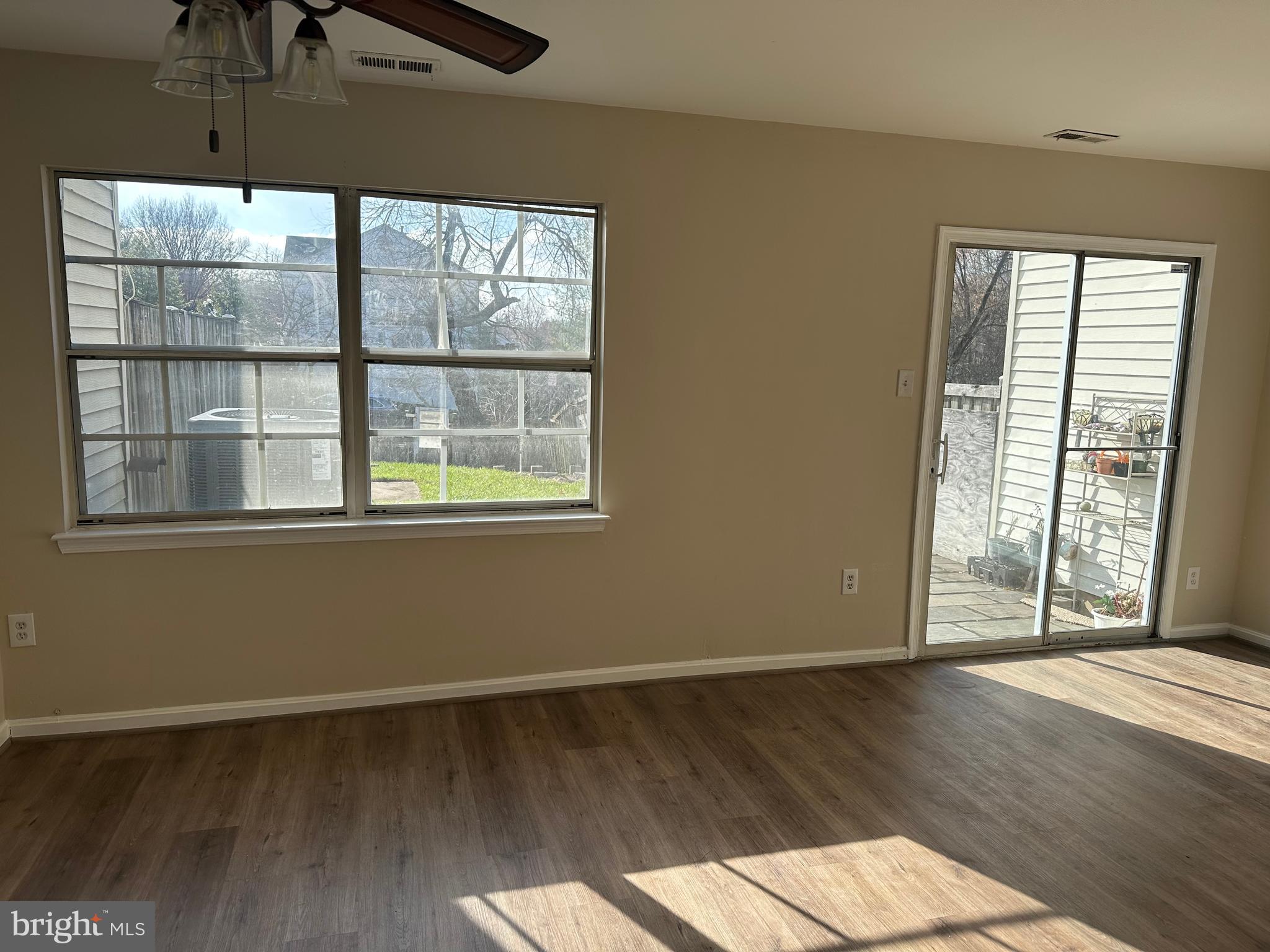 KINGS POINT - Residential Lease