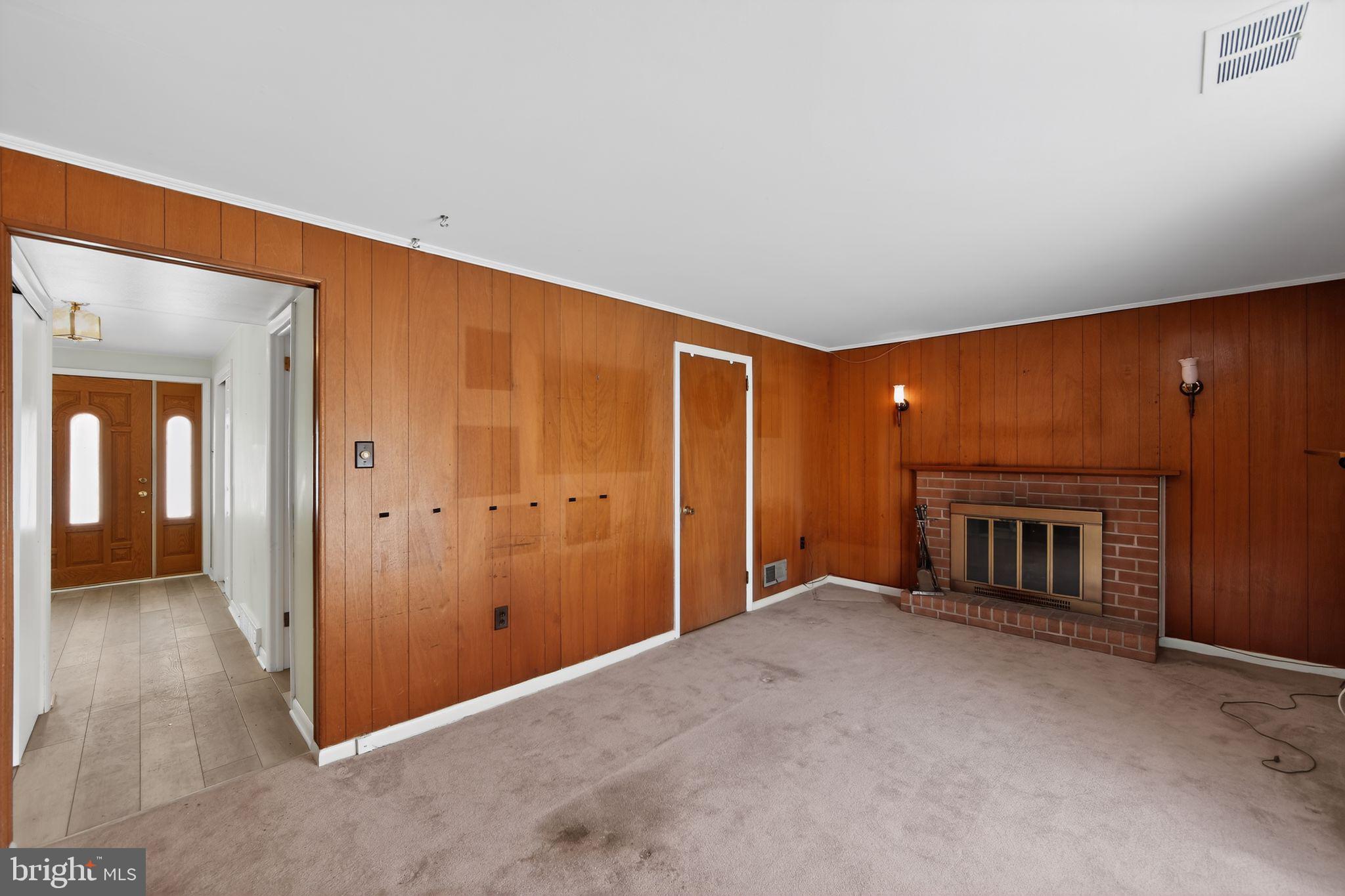 BELMONT TERR - Residential