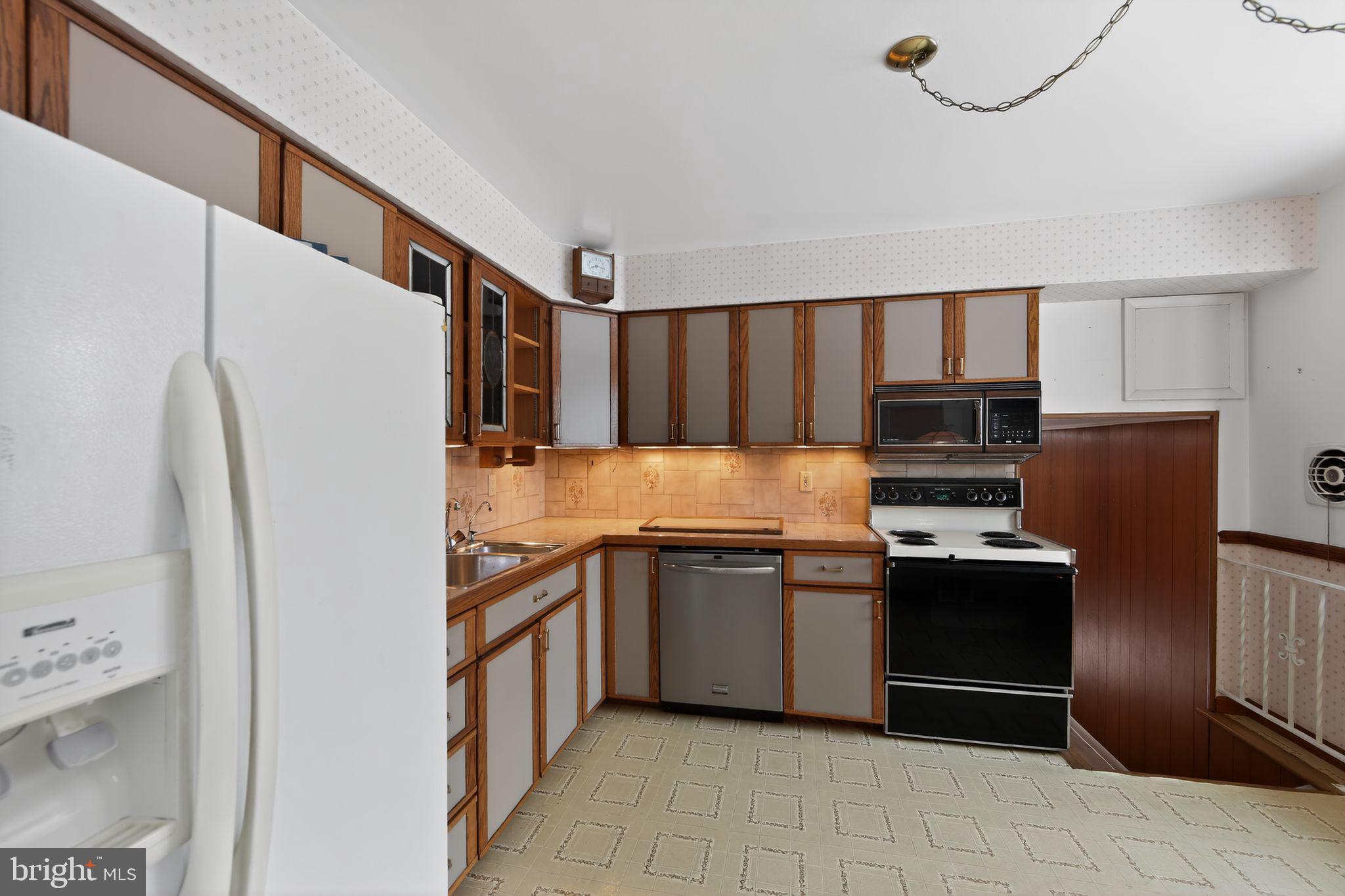 BELMONT TERR - Residential