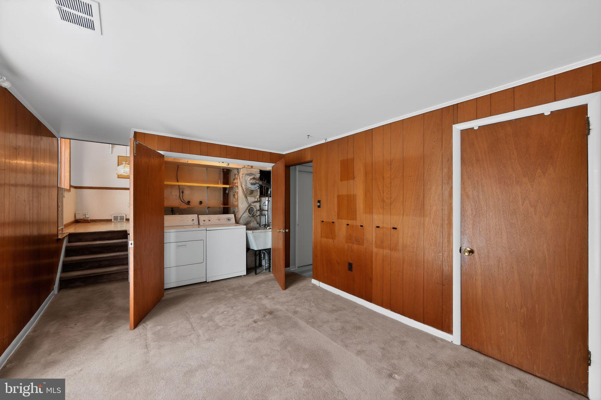 BELMONT TERR - Residential