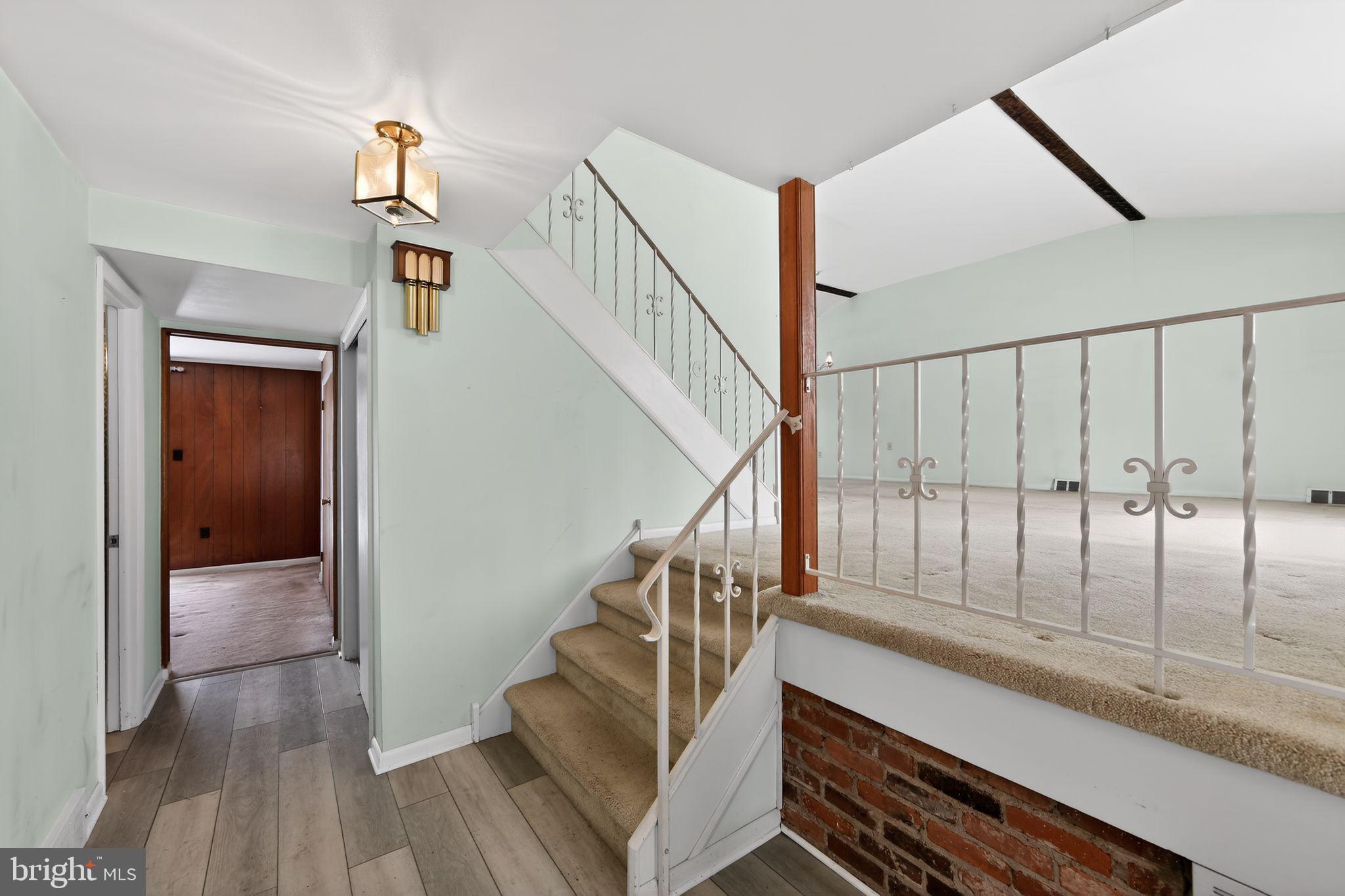 BELMONT TERR - Residential