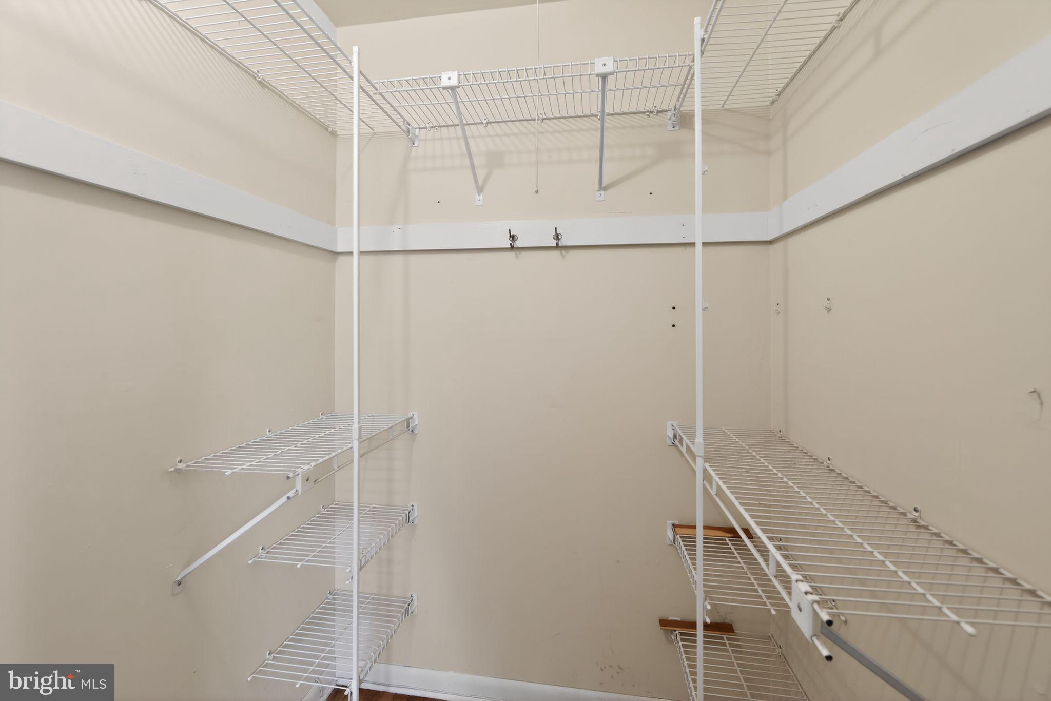 BELMONT TERR - Residential