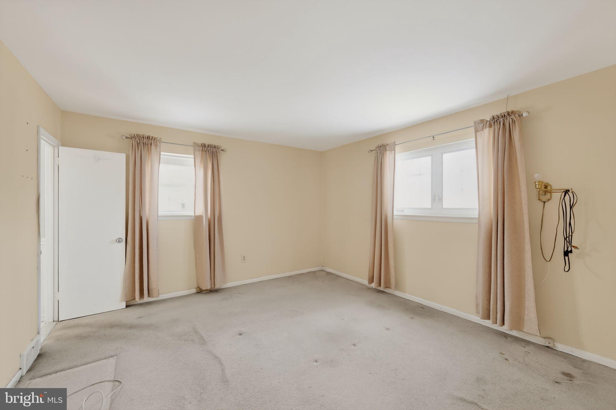 BELMONT TERR - Residential