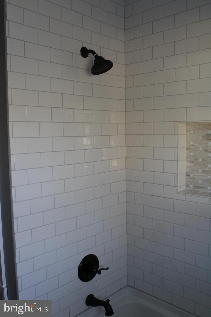 TOWN CREEK - Residential