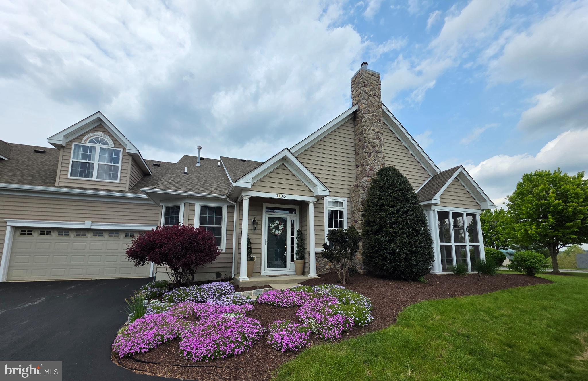 VILLAGES AT HILLVIEW - Residential