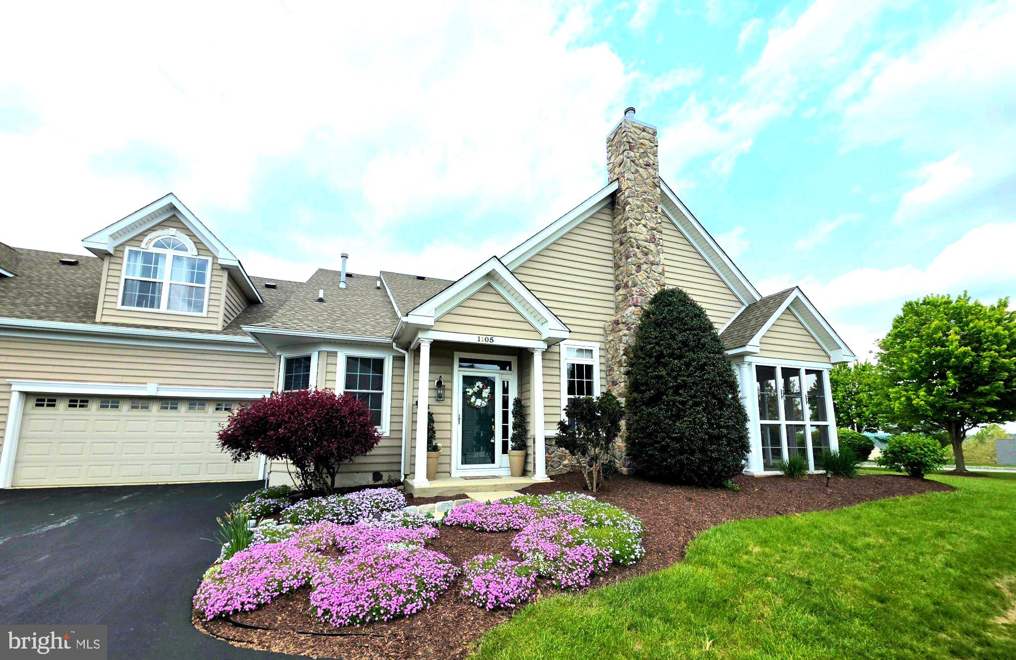 VILLAGES AT HILLVIEW - Residential