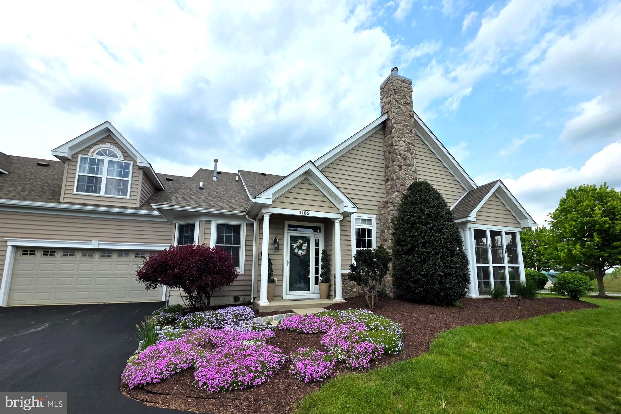 VILLAGES AT HILLVIEW - Residential