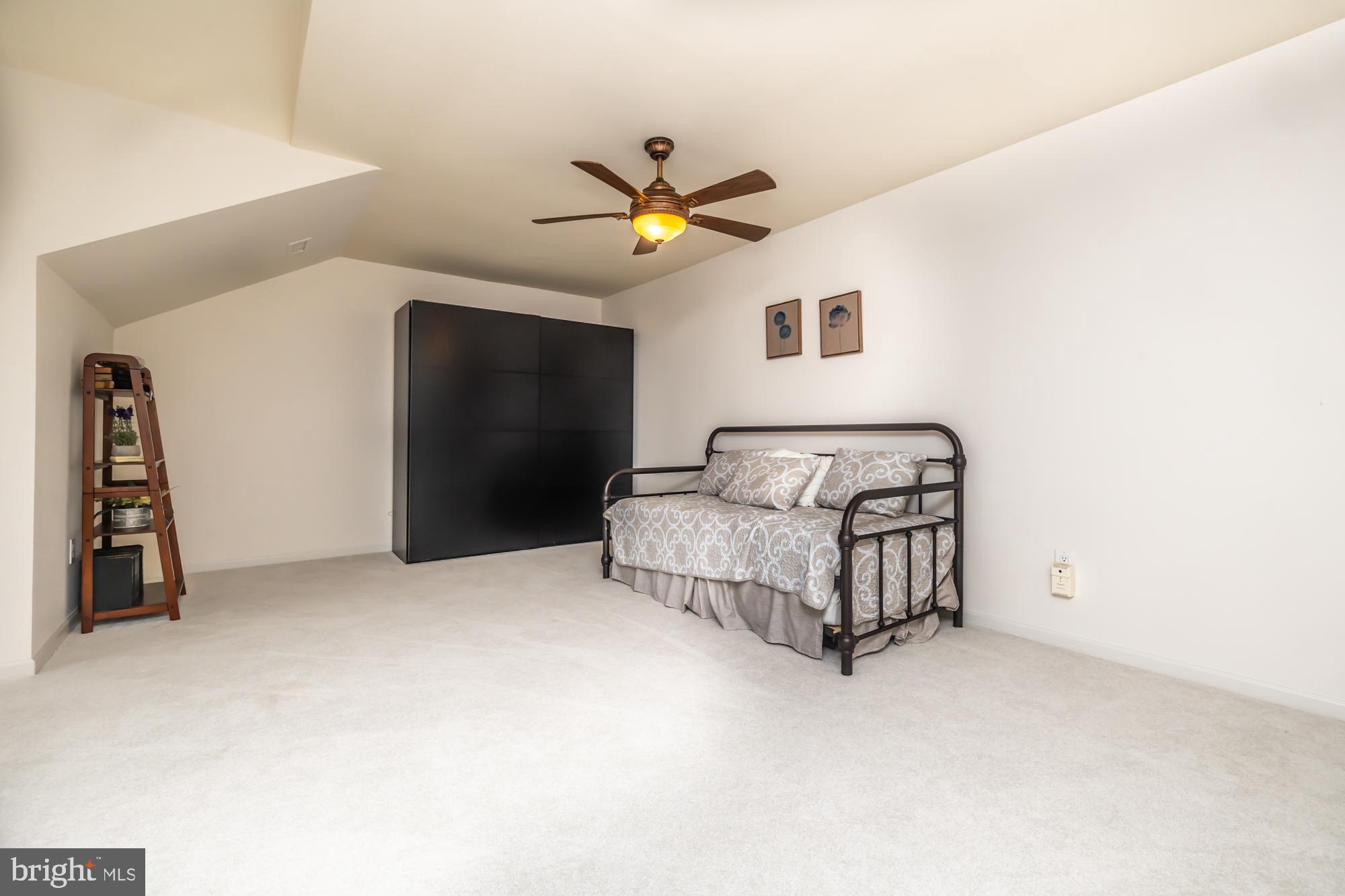 VILLAGES AT HILLVIEW - Residential