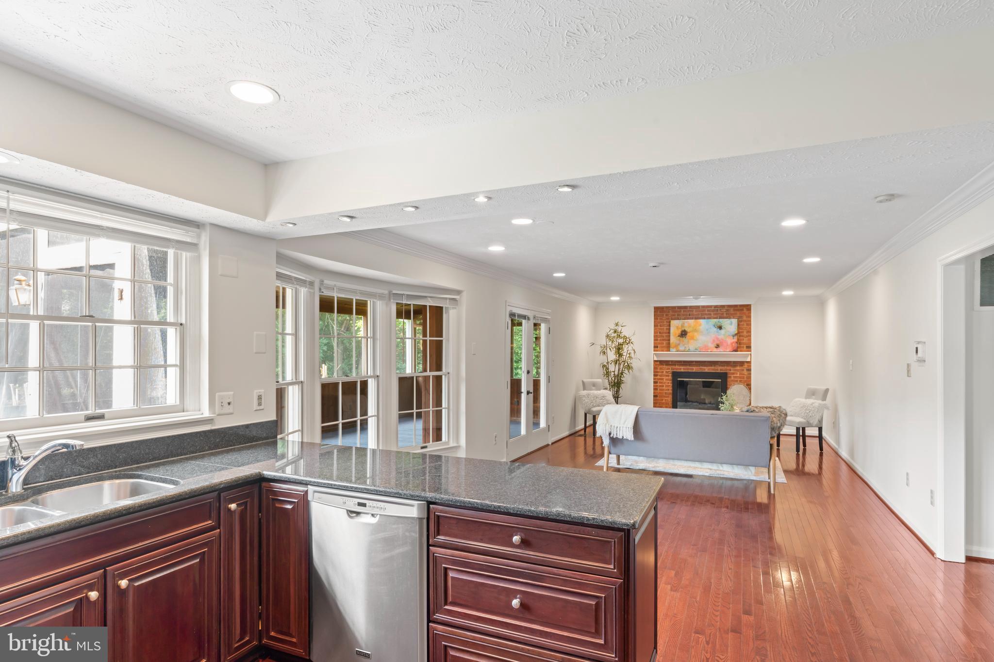 2206 MILBURN LANE